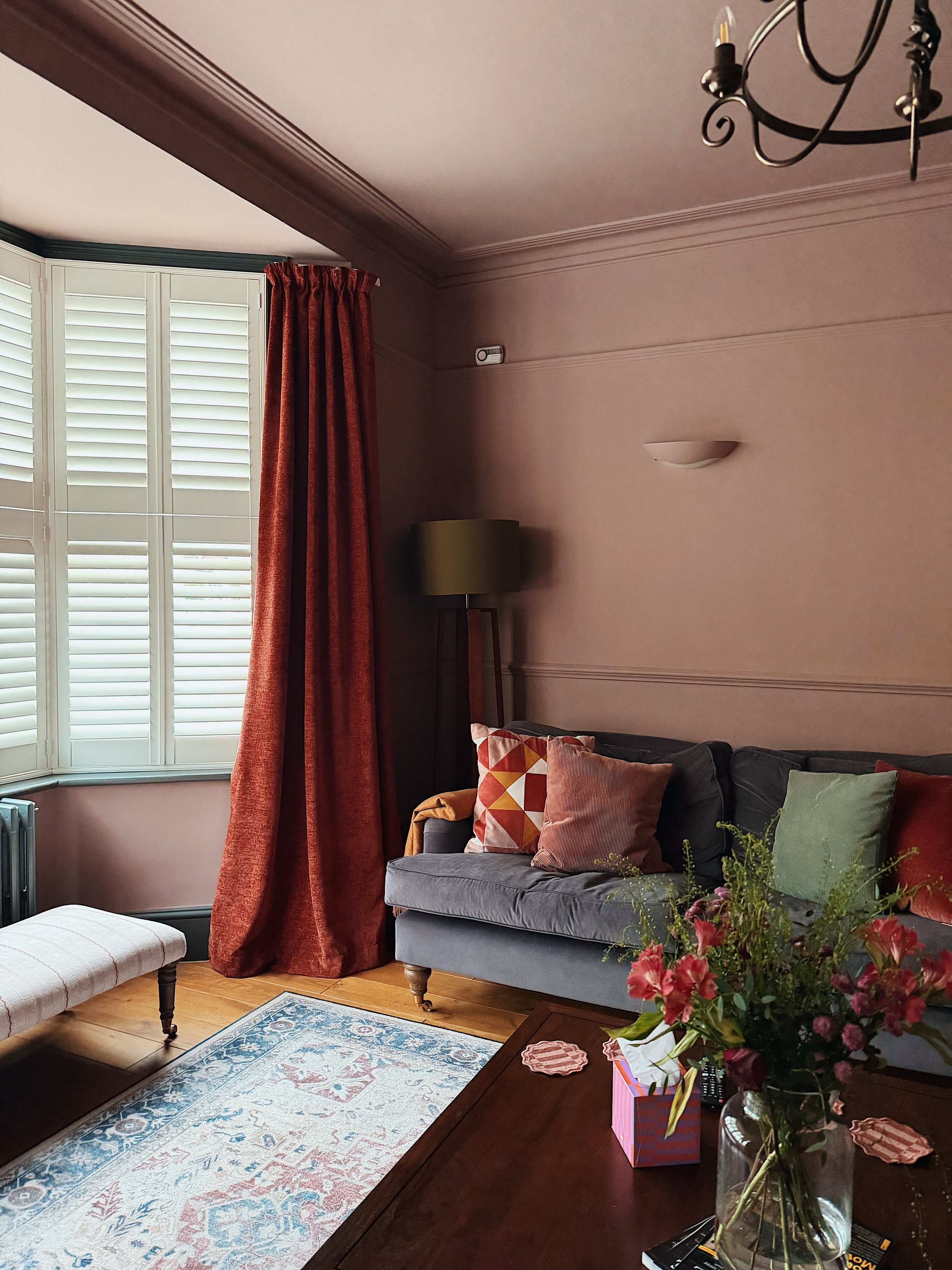 How to Pick the Best 3-Sided Bay Window Curtain Pole Kit for Large Windows