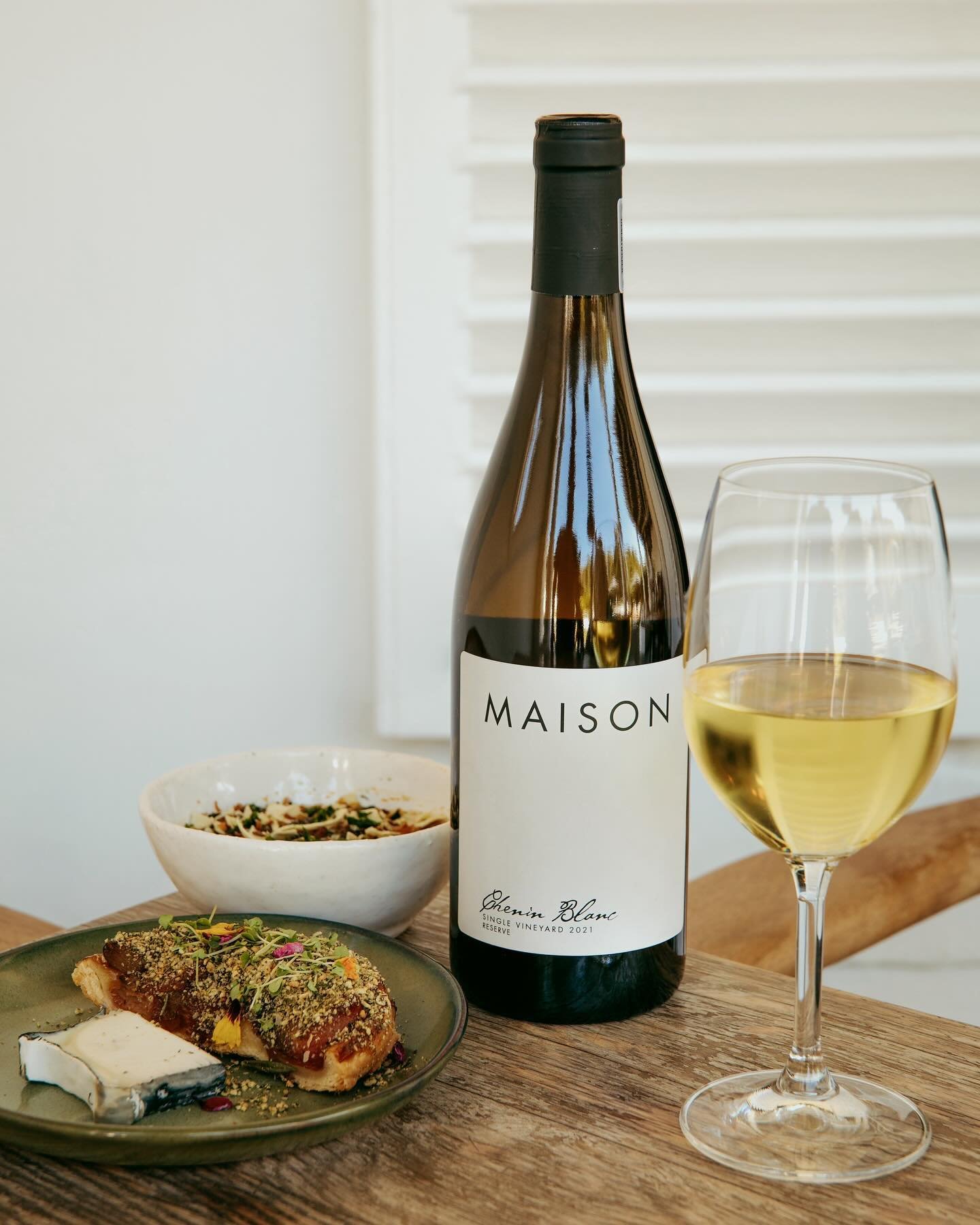 Matching good wines with dishes is an art. At MAISON, we are masters of pairing our award winning wines with special dishes that elevate flavors.

Are you ready for a culinary journey that delights the senses.?🍷🍽✨

@chefswarehousemaison

Book your 