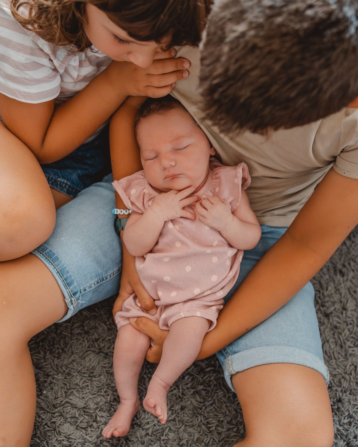 Geschwisterliebe ❤️

Wie sch&ouml;n, so geliebt zu werden, oder?

#geschwisterliebe #newbornshooting #babyshooting #newbornphotography #familienfotografie