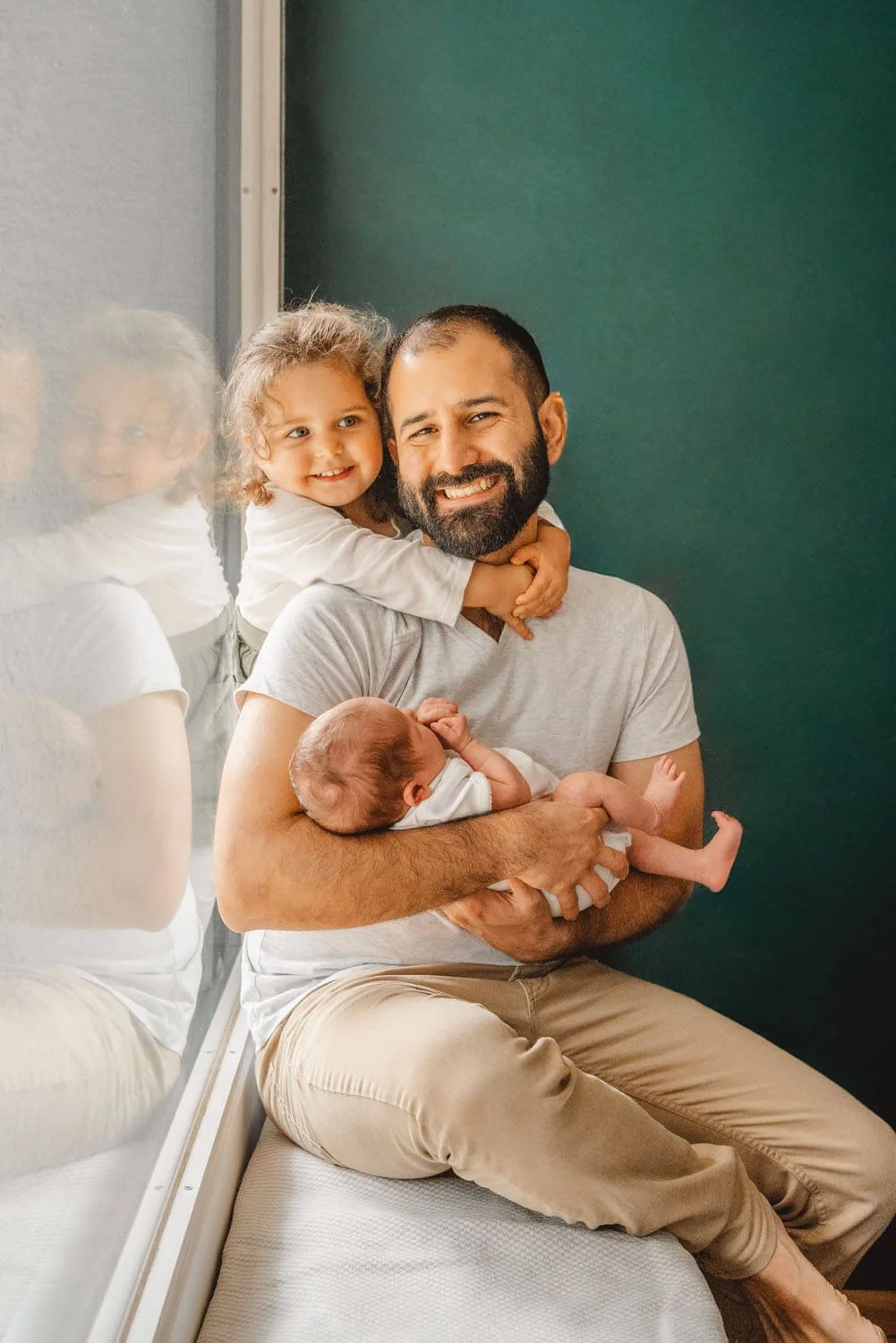 KRF_Newbornshooting_vater_mit_kindern.jpg.jpg