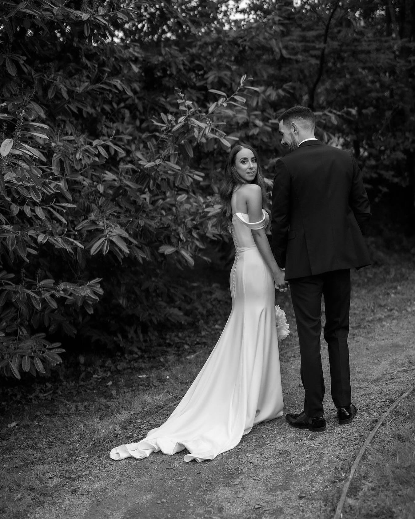 Sending Love + Happiness to Aisling 🤍 Aisling looking stunning in style Ripley 🤍 @petticoatlanebridal .
.
&bull; @petticoatlanebridal We are obsessed with Aisling&rsquo;s modern look at her  recent @killeavycastle wedding 🔥

Dream dress by @fredab