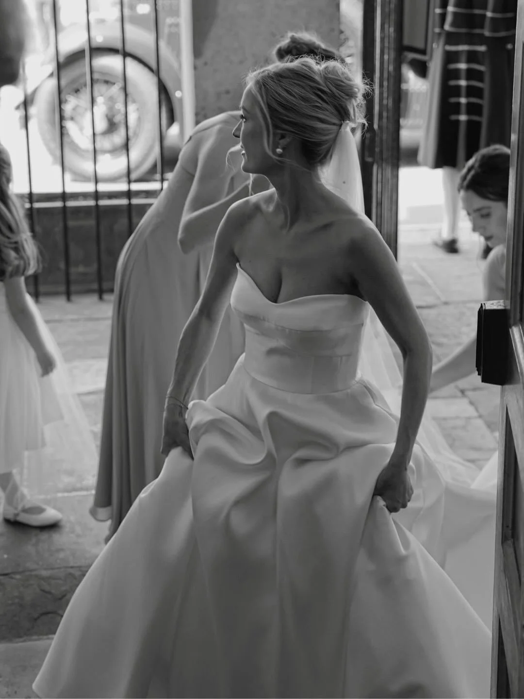 &bull; @georgiaalexandralindsay This dress 🤍 

After trying on MANY dresses, it turned out to be the first one I tried on 🤍

@vickisbride @fredabennet #fredabennet #weddingdress 
📸 - @jamesdavidfilms 
⛪️ - @georgeweddings 
💄 - @__glambytam__