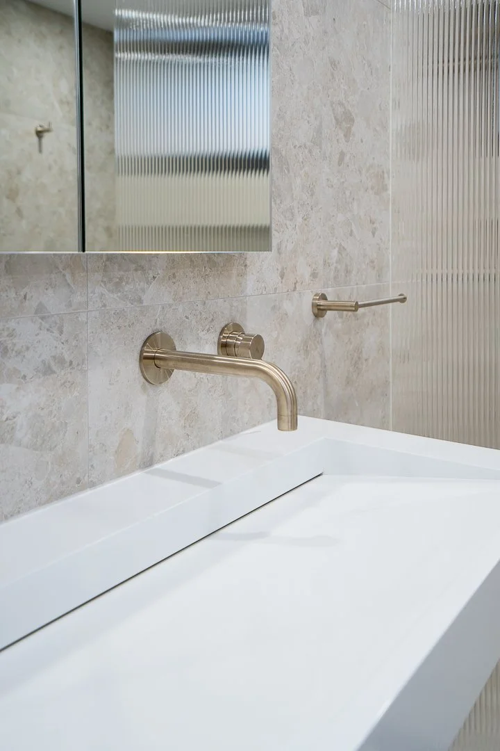MAIN BATHROOM-9.jpg
