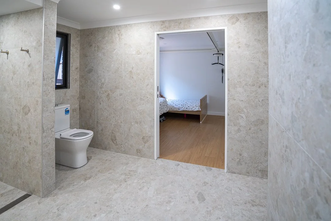 MAIN BATHROOM-12.jpg