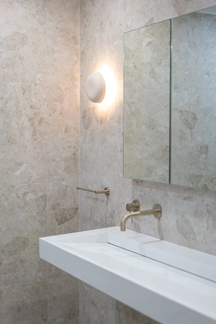 MAIN BATHROOM-23.jpg