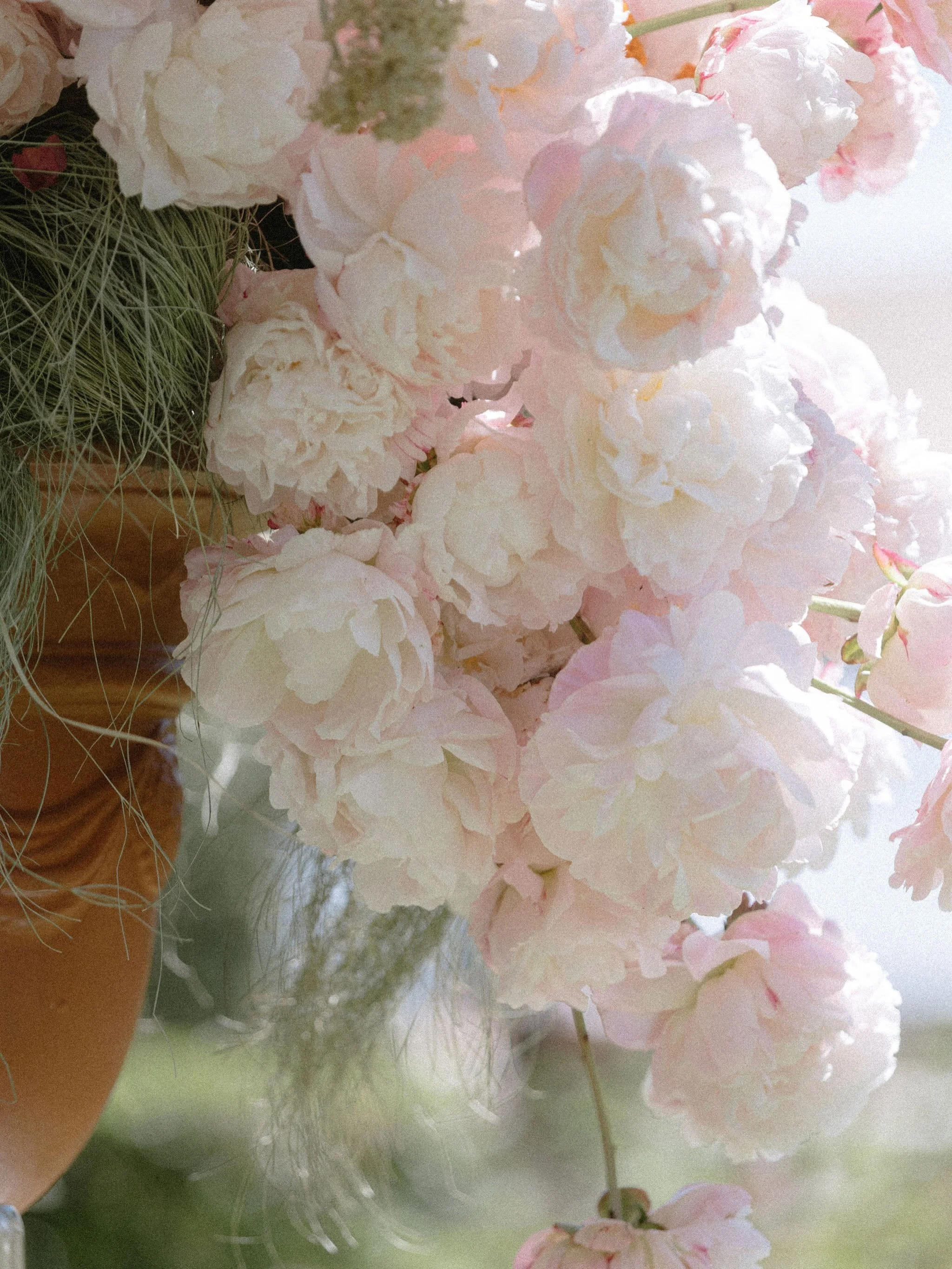 The floral details they&rsquo;ll remember forever 💐

From the bouquet carried down the aisle to the florals lining the ceremony and filling each table, every arrangement plays a part in bringing the day together.

Thoughtfully placed, beautifully ch