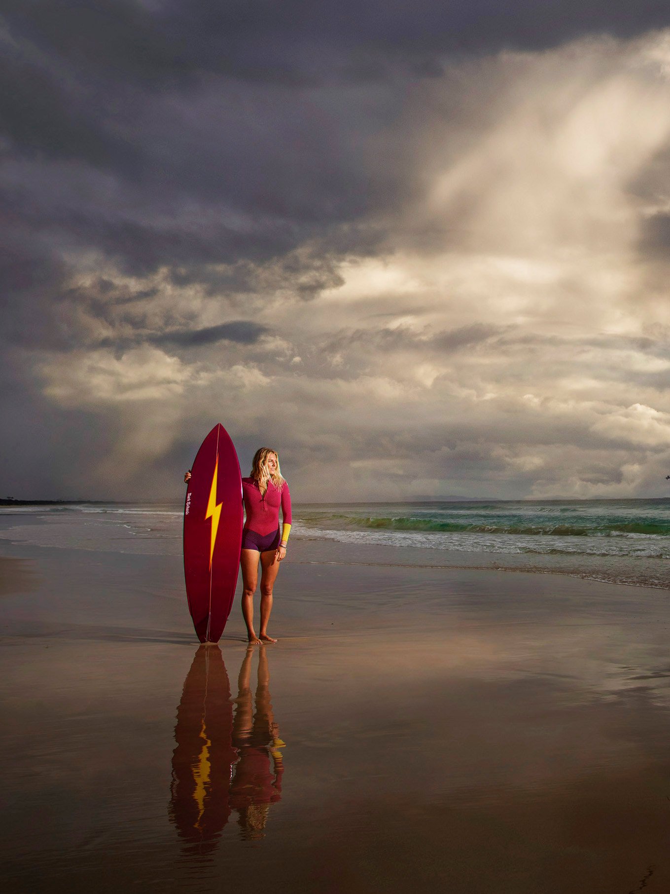 4_Advertising_Editorial_Commercial_Photographer_Stephanie_Gilmore_surfing.jpg