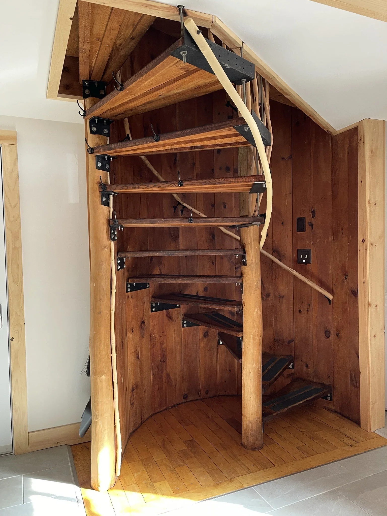 Unit 2 spiral staircase .JPG