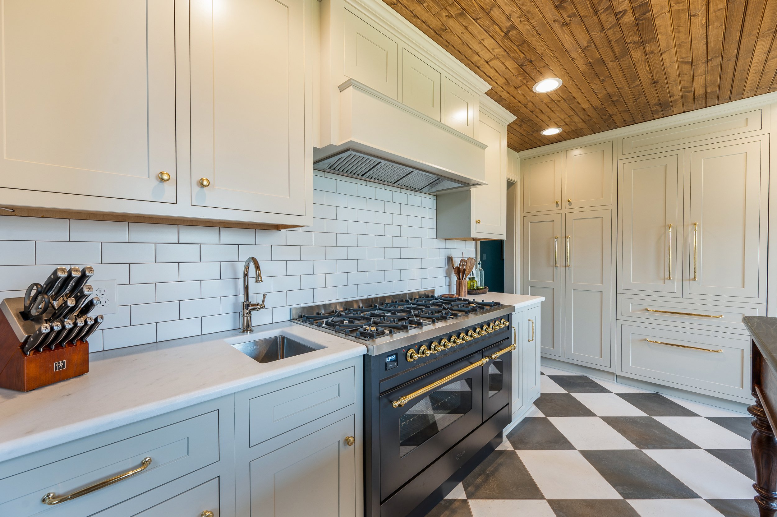 Traditional Kitchen With Contemporary Detailing Kitchen Remodel by Seven Ridges Construction project photo 3
