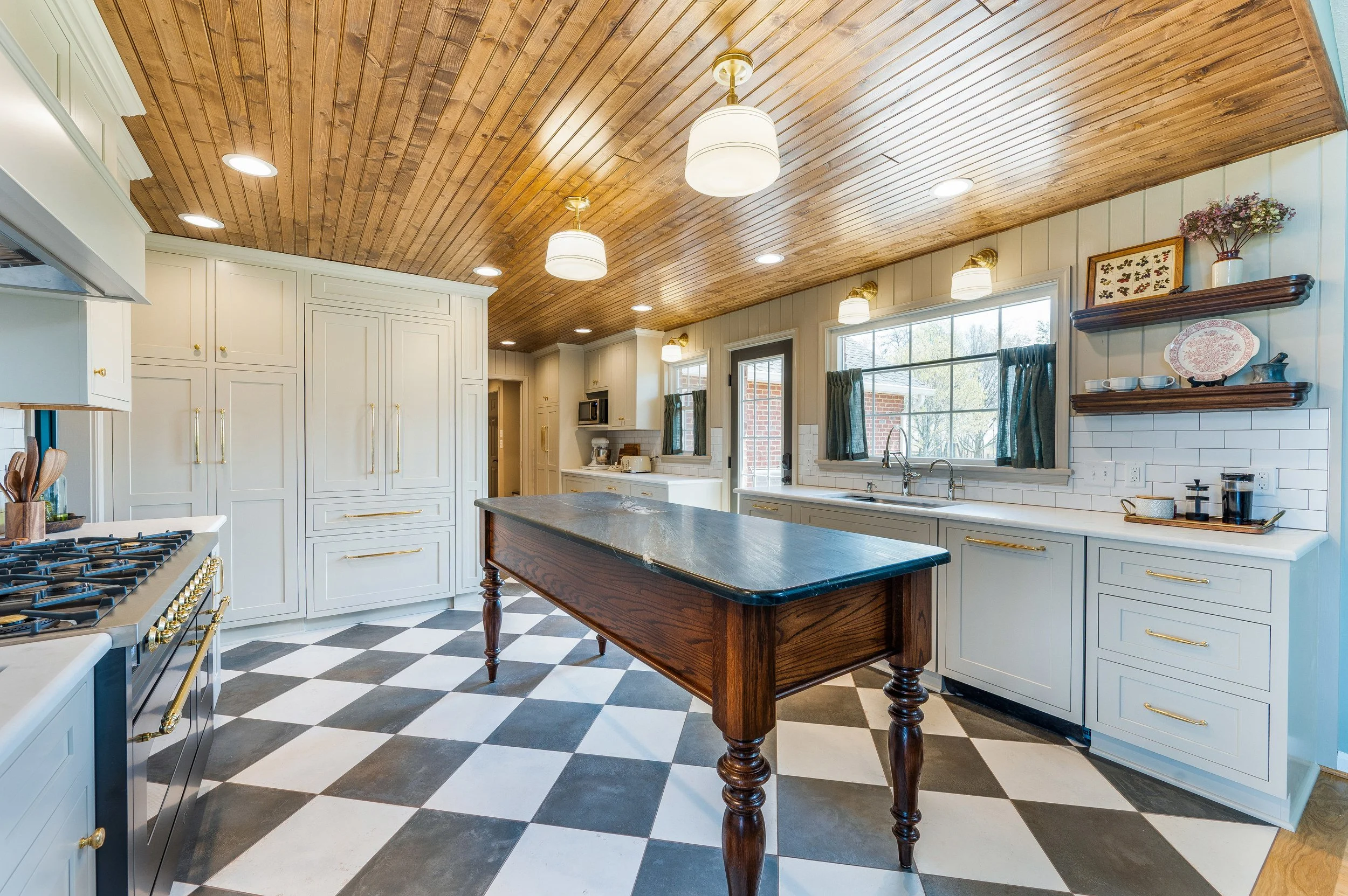 Traditional Kitchen With Contemporary Detailing Kitchen Remodel by Seven Ridges Construction project photo 2