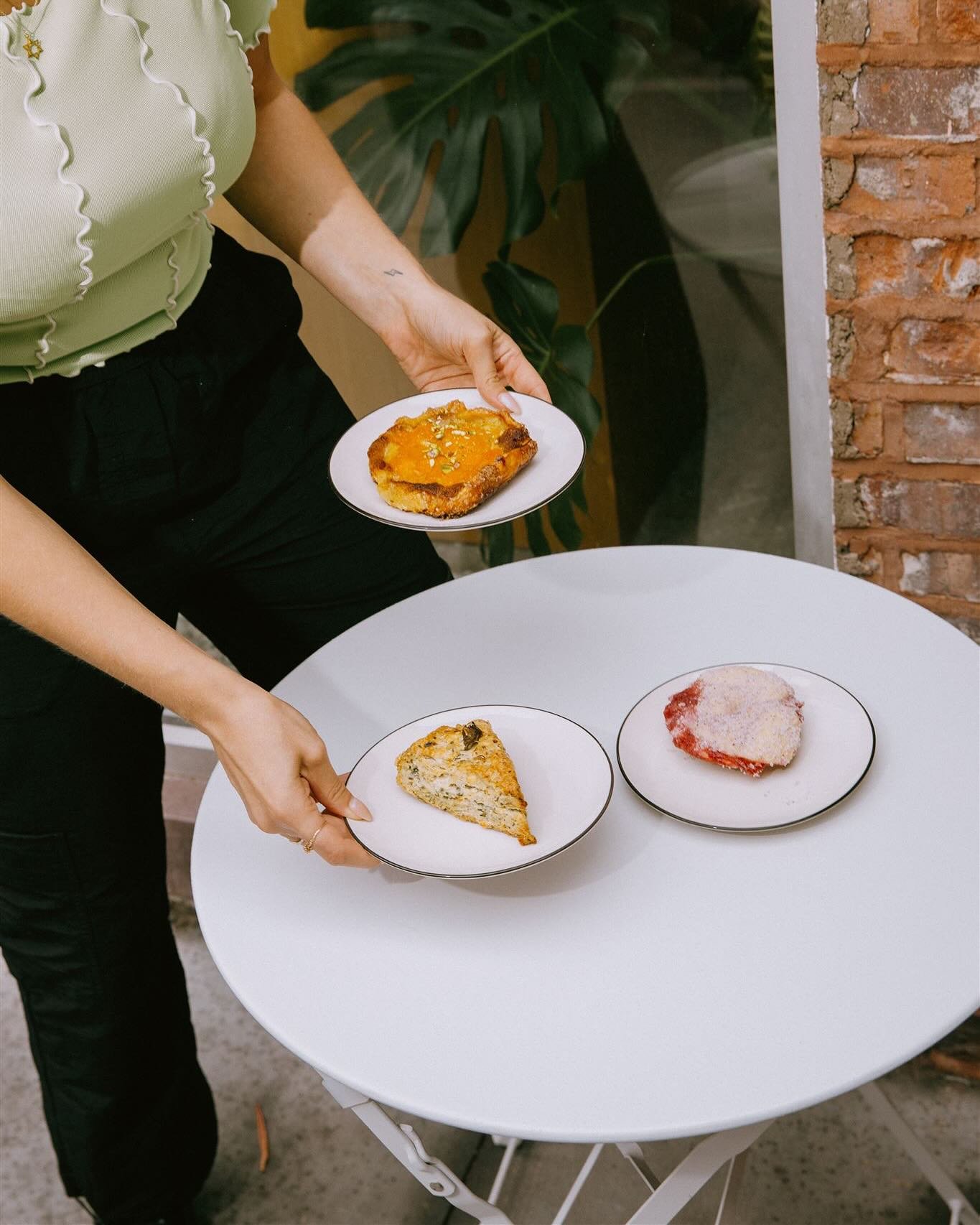 @retrolillies, popped up at @hudsonwilder yesterday with saffron poached apricot galettes, wild garlic scones with za&rsquo;atar and feta, and cardamom sugar tossed rhubarb buns for Ephemeral Matter, an edible exhibition at @hudsonwilder featuring th
