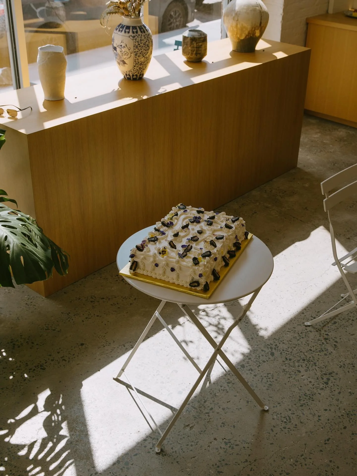 it was the summer of pastry in the most beautiful space 

featured here is @foodjars beauty olive oil citrus cake with chantilly, blackberries, lemon curd and vanilla bean swiss meringue buttercream

Can&rsquo;t wait for the fall season 🍁

photos: @