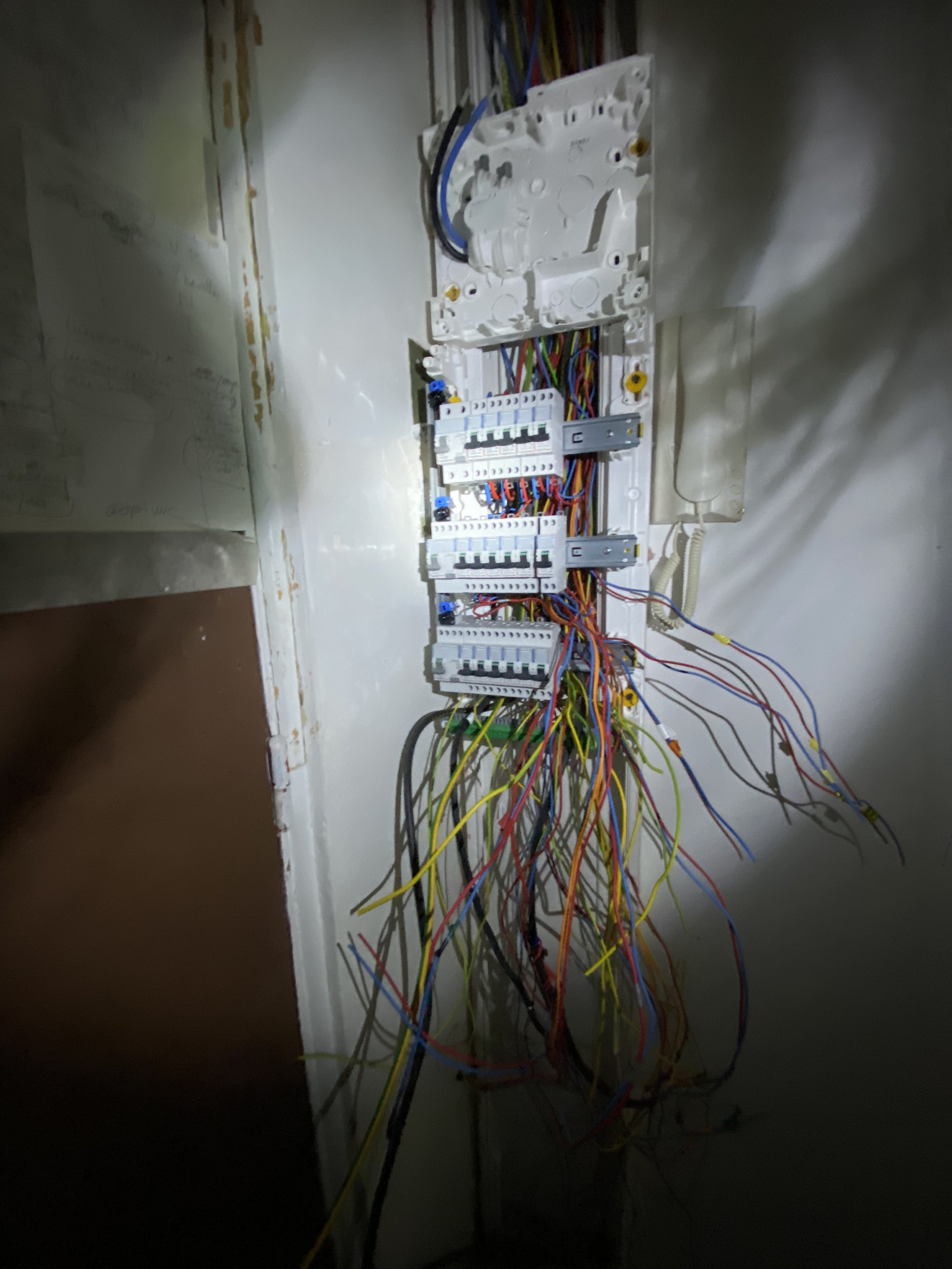 Tableau 3 rangées sur une Gaine Technique de Logement