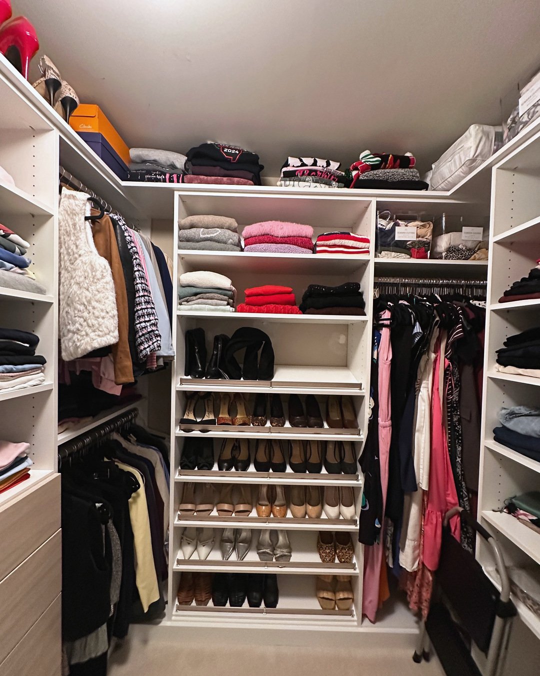 02_Shoe_Wall.jpg