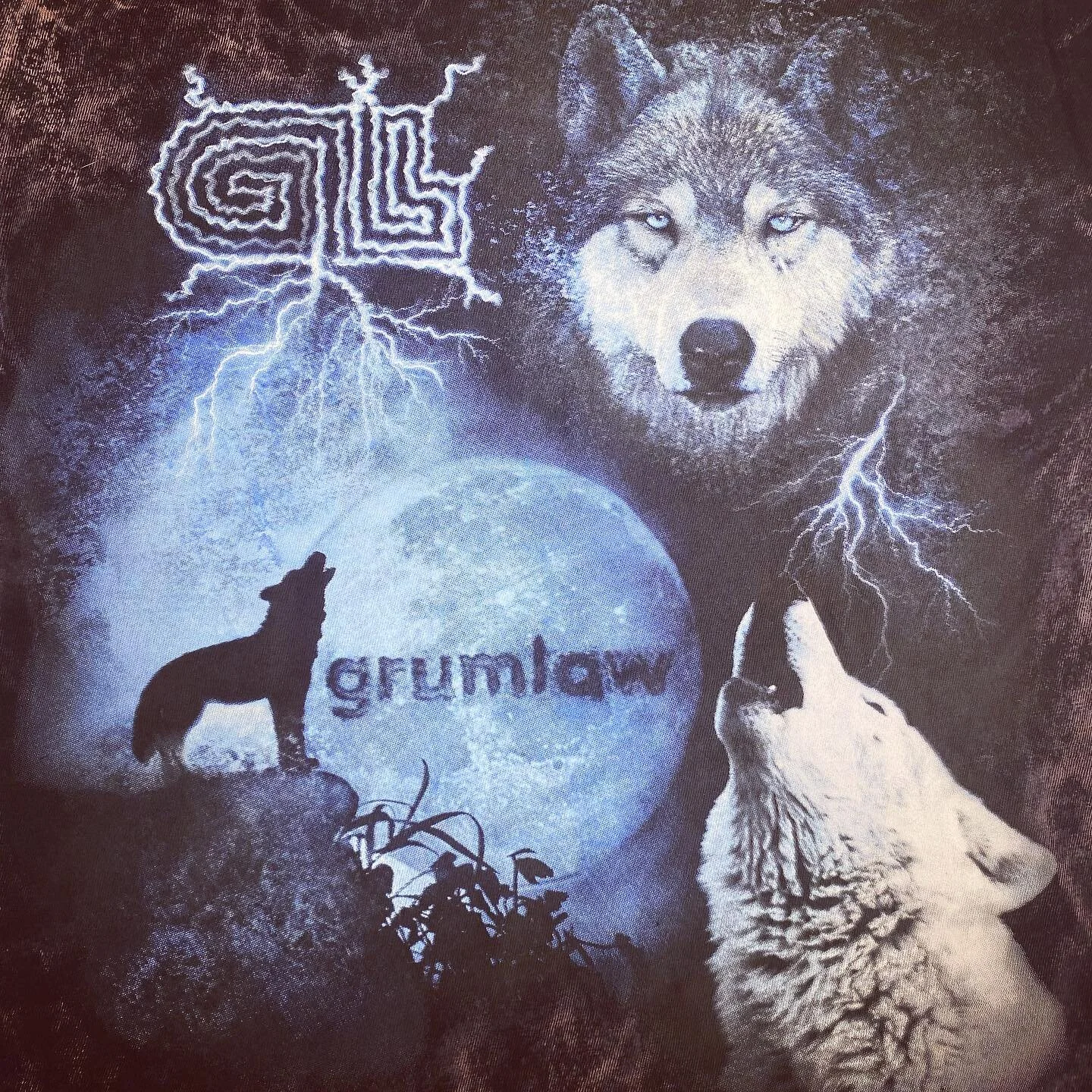 Coolest church shirt. Ever. Vision by Grumlaw, Design and print by Red Threads. #wolf #moon #howl #church #jesus #redthreads