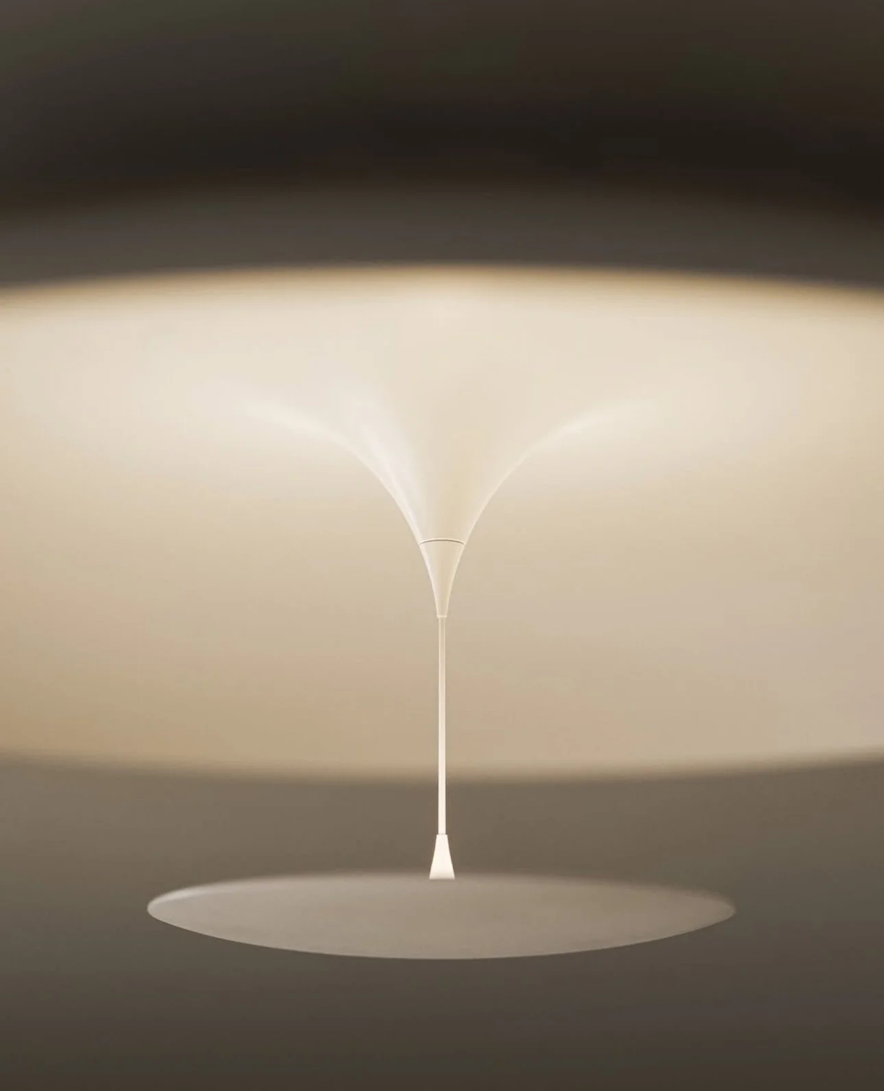 The new Blanco collection from @karmanitalia provides a diffused and even light that avoids harsh contrasts and ensures a relaxing atmosphere.
Blanco represents the perfect balance between aesthetics and functionality. Its minimalist design makes it 