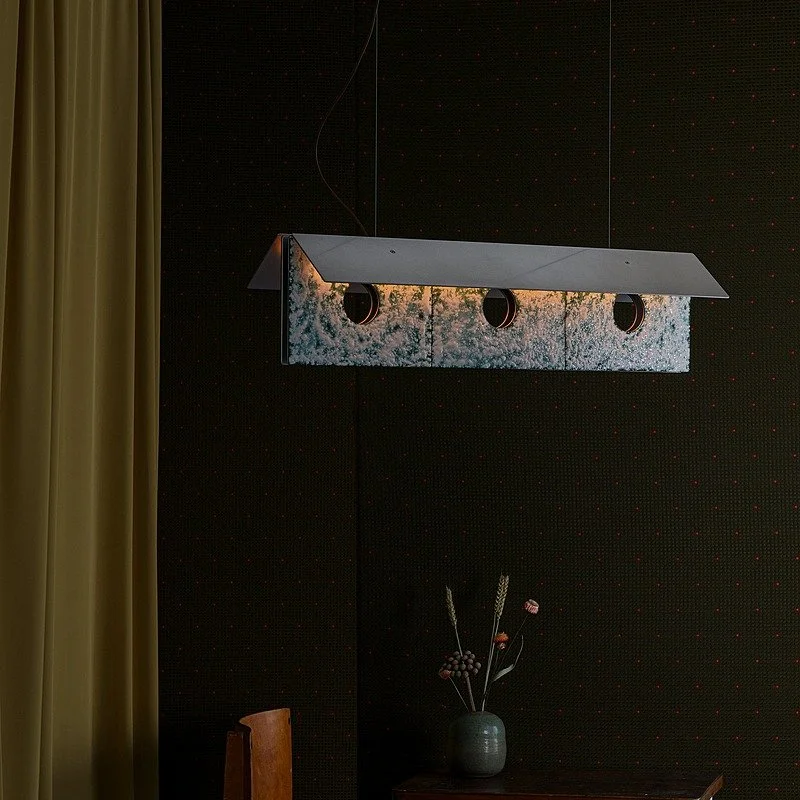 Bold, luminous, and sculptural - the Bolda collection by @lambertetfils transforms light into art ✨

Polished aluminum sheets set the stage for enameled copper plates, brought to life by a radiant tube that amplifies every curve and contour. Inspired