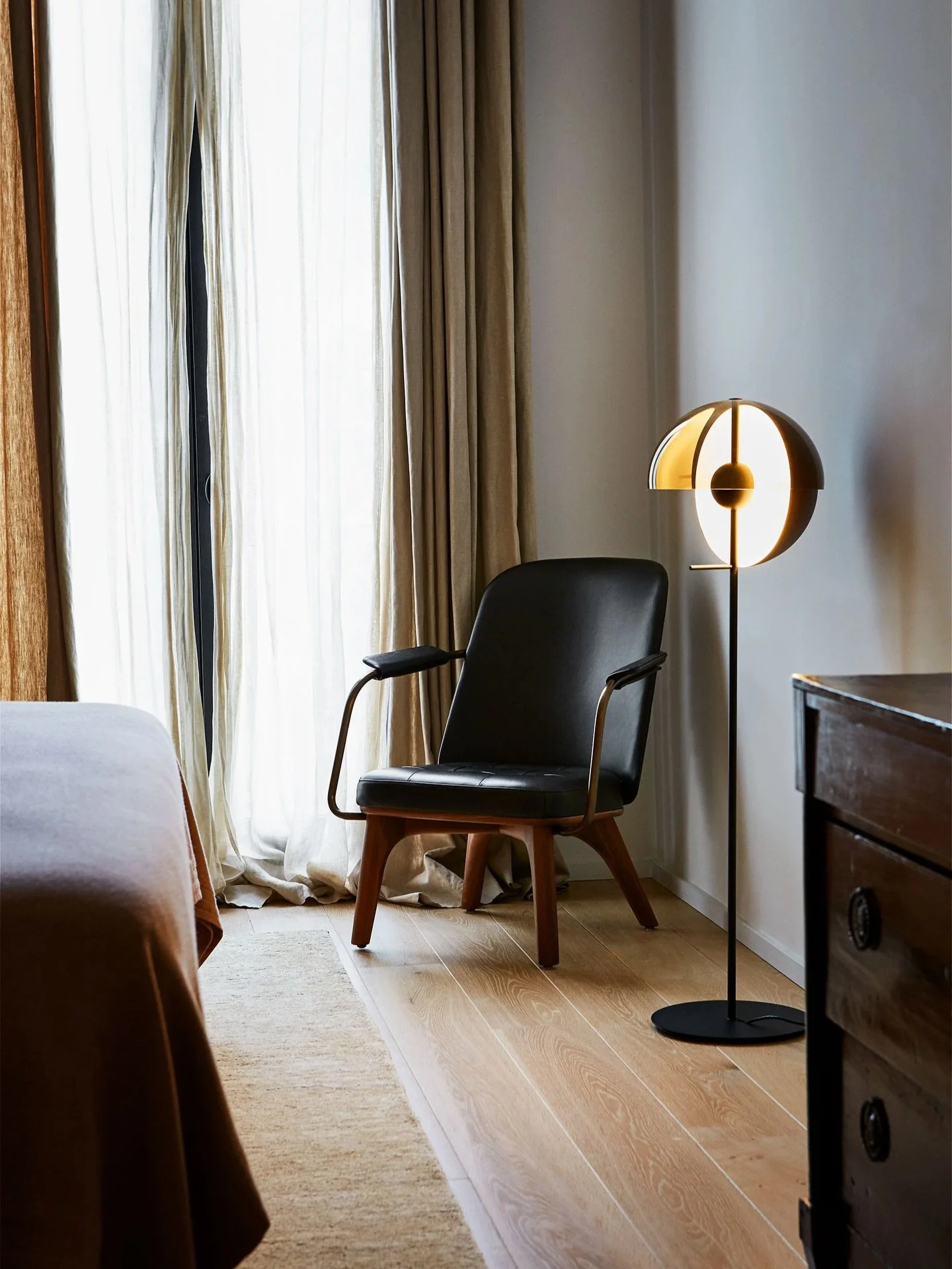 Floor lamps are so underrated! Pick one that will be the center of attention, spark a conversation or set the mood for an evening at home. Here are some standouts&hellip;

#floorlamp #floorlamps #light #lighting #lightingdecor