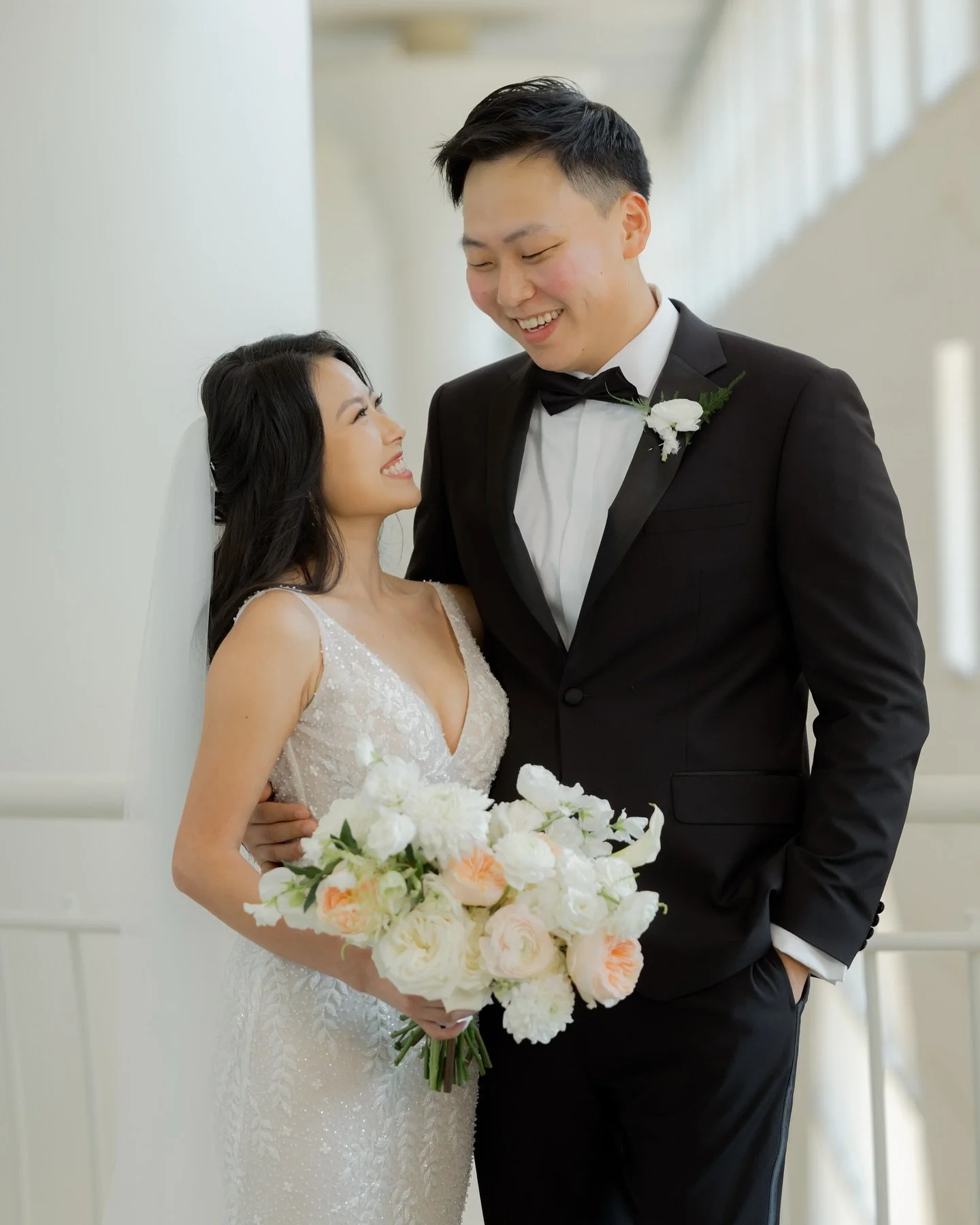 A night at the museum for E+M 🌿✨

Photographer: @lunaleephotos 
Coordinator: @peachykeenlady 
Venue: @fernbankmuseum
