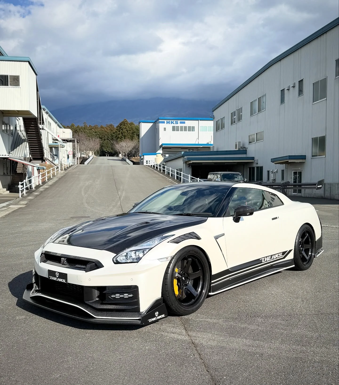 Our annual visit to HKS Headquarters near Mt Fuji in Japan never disappoints! Great to see familiar faces and also check out their manufacturing processes in the exhaust and suspension facilities. Fuji-San was a bit shy that day with clouds, but slow