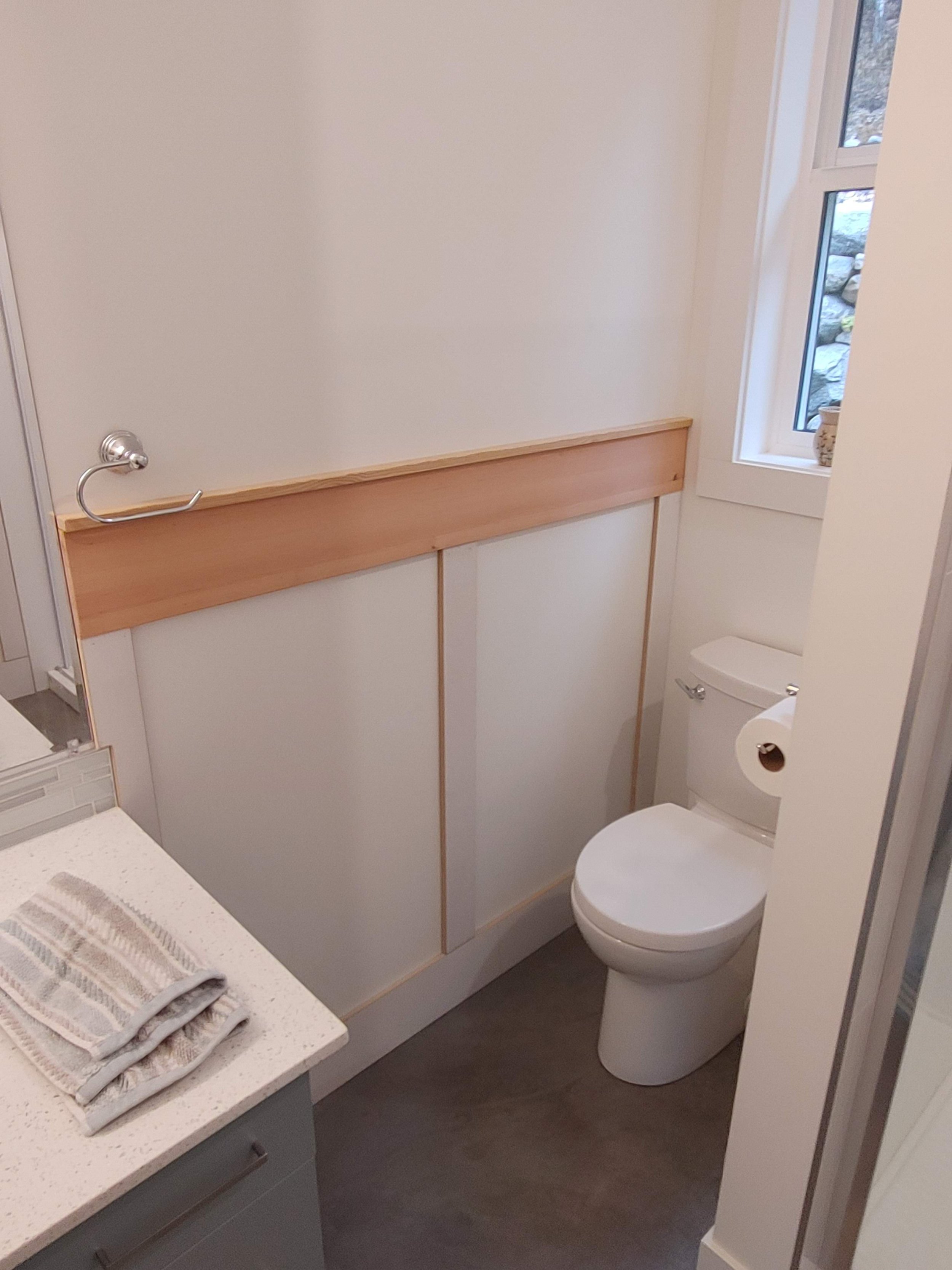 Wainscoting to spruce up this bathroom