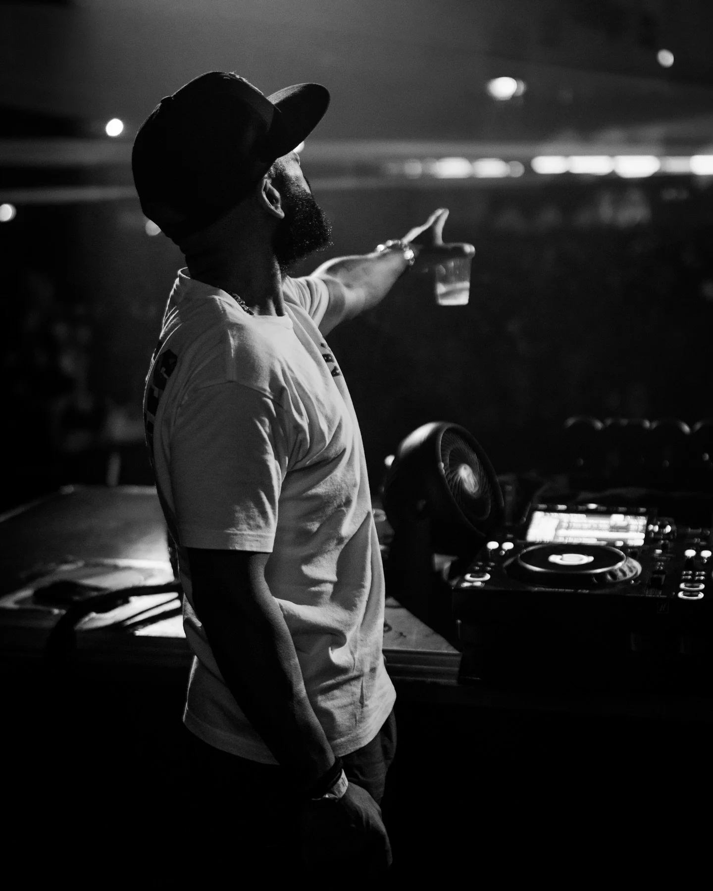 Looking back only to confirm I&rsquo;m still ahead. Blessed with another year stacked with growth, grit and gratitude.
My eyes gaze forward, leaning into what&rsquo;s next, tipping my hat to yesteryear.

Here&rsquo;s to you 🥂

More health, more weal