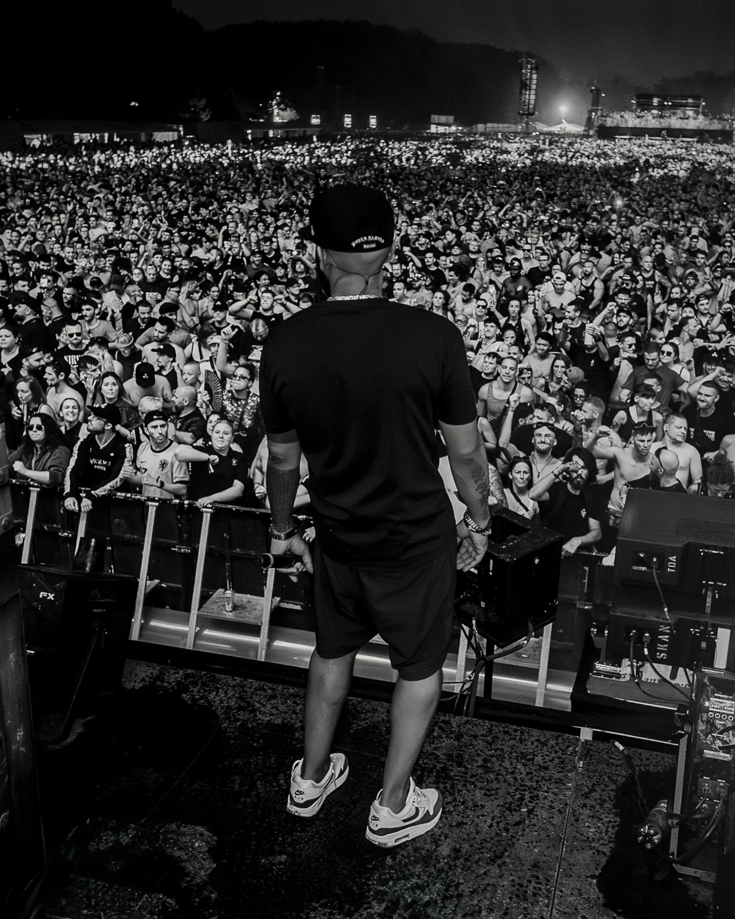 I just try to play the long game. Grind in silence, loud results&hellip;Longevity is my biggest flex!

Thanks for all the birthday wishes, very much appreciated 🙏🏾❤️

Still here, still stacked&hellip;&spades;️ #lifesquad