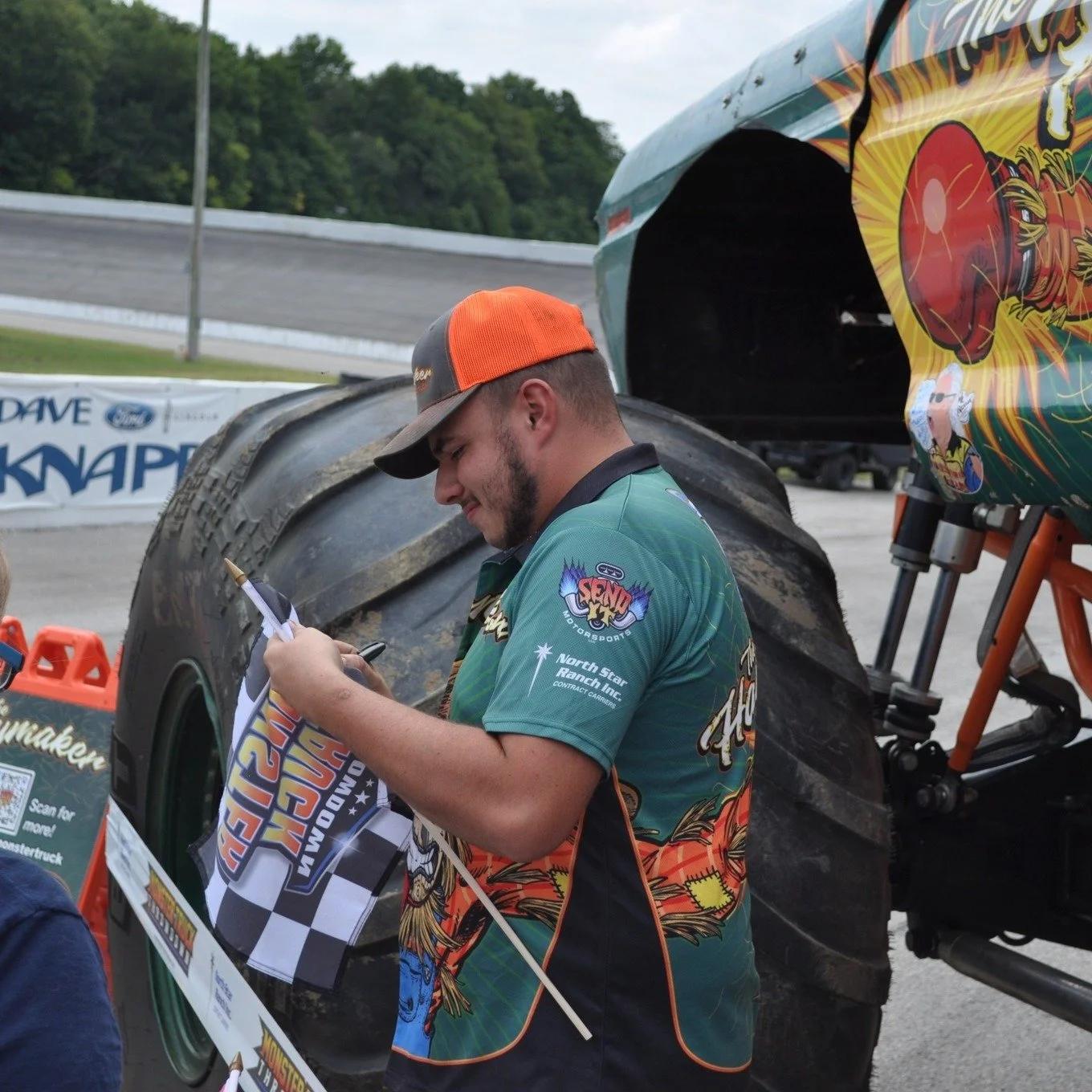 We love our fans! You've supported a great season for all four of our trucks, coast to coast, and we appreciate it. Thank you for letting us live our dream!

#senditmotorsports #thehaymakermonstertruck #frostbitemonstertruck #terminalvelocitymonstert