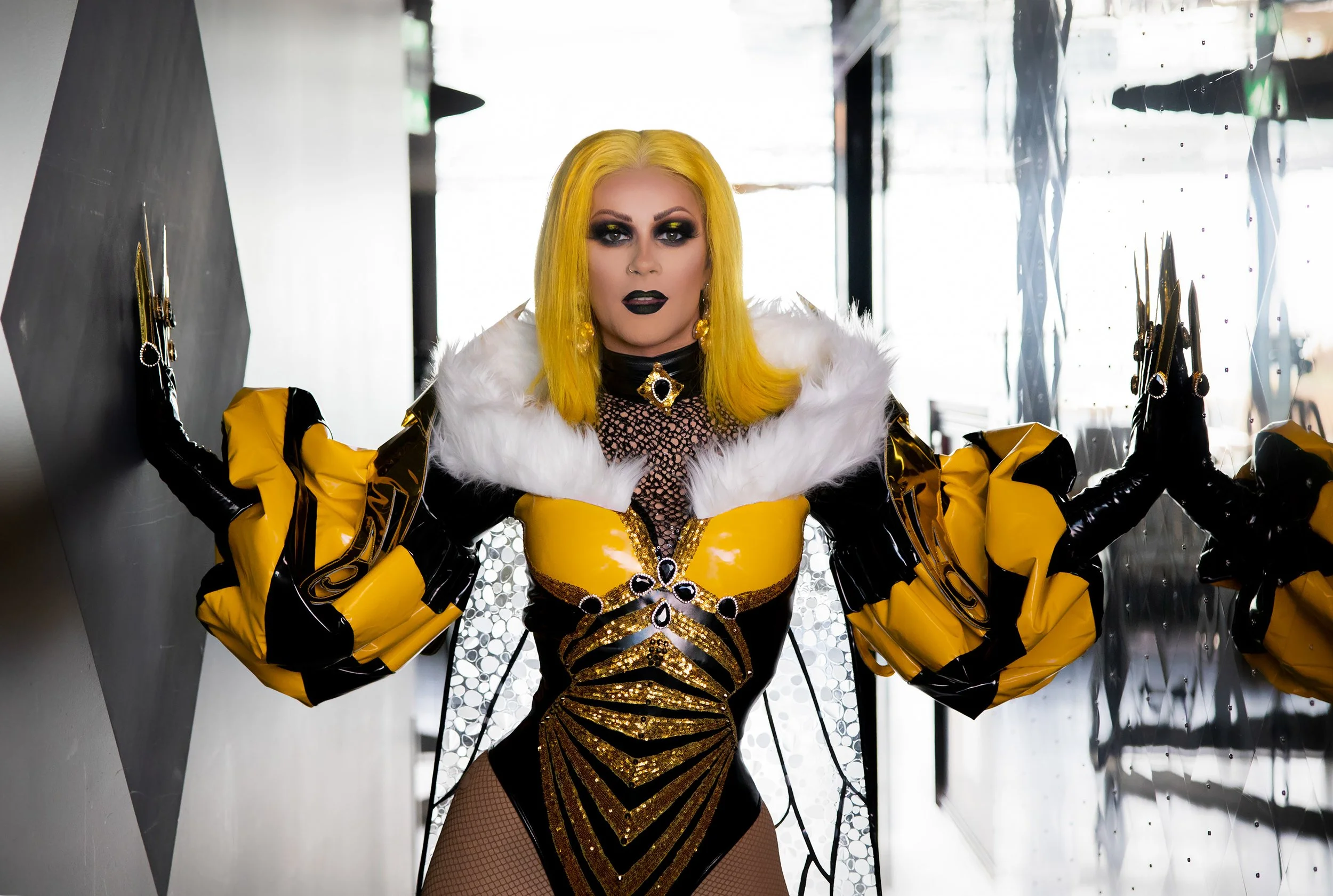Janey Jacké: Queen Bee (Drag Race Holland)