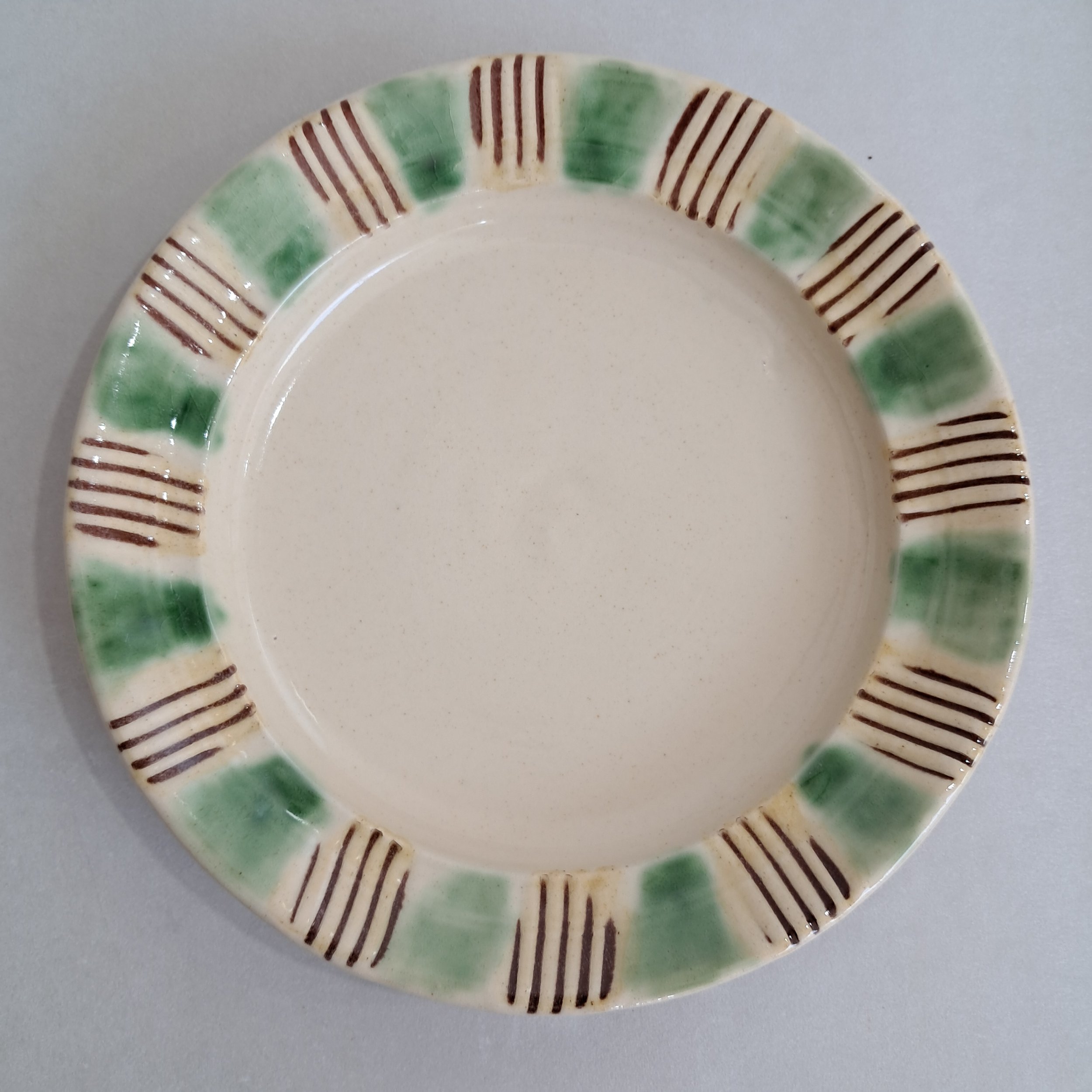 Plate - 22cm.