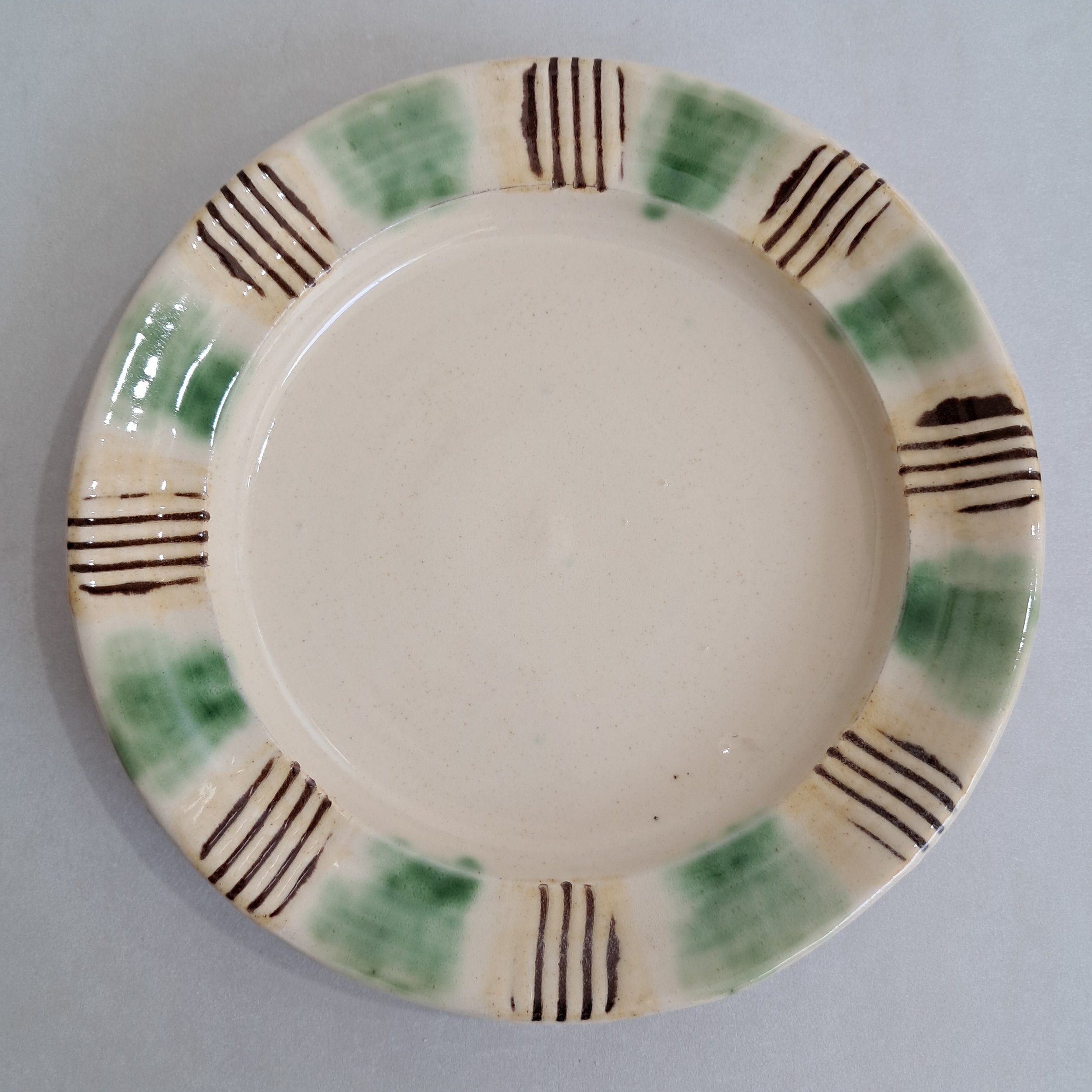 Plate - 22cm.