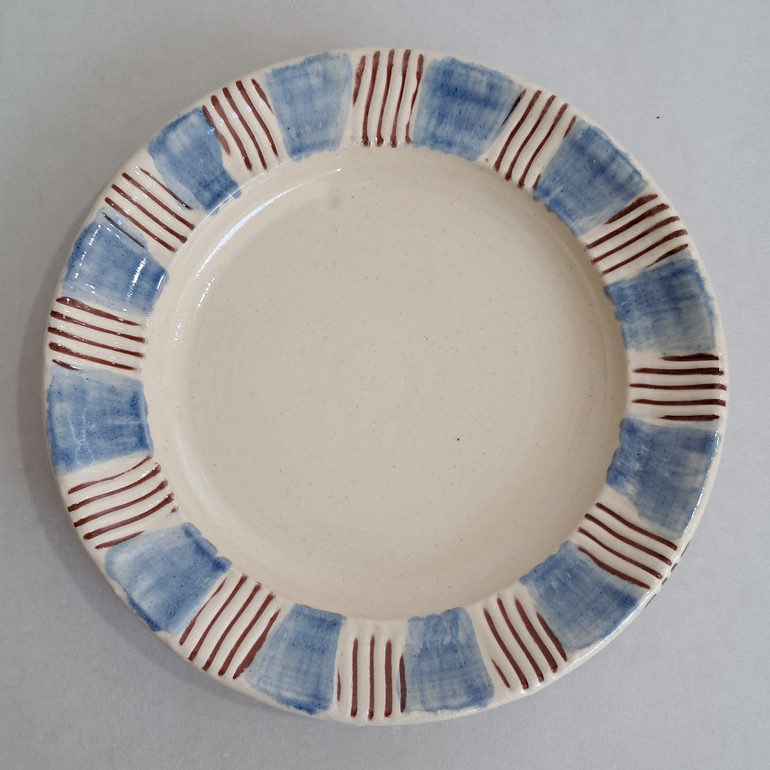 Plate 22cm.