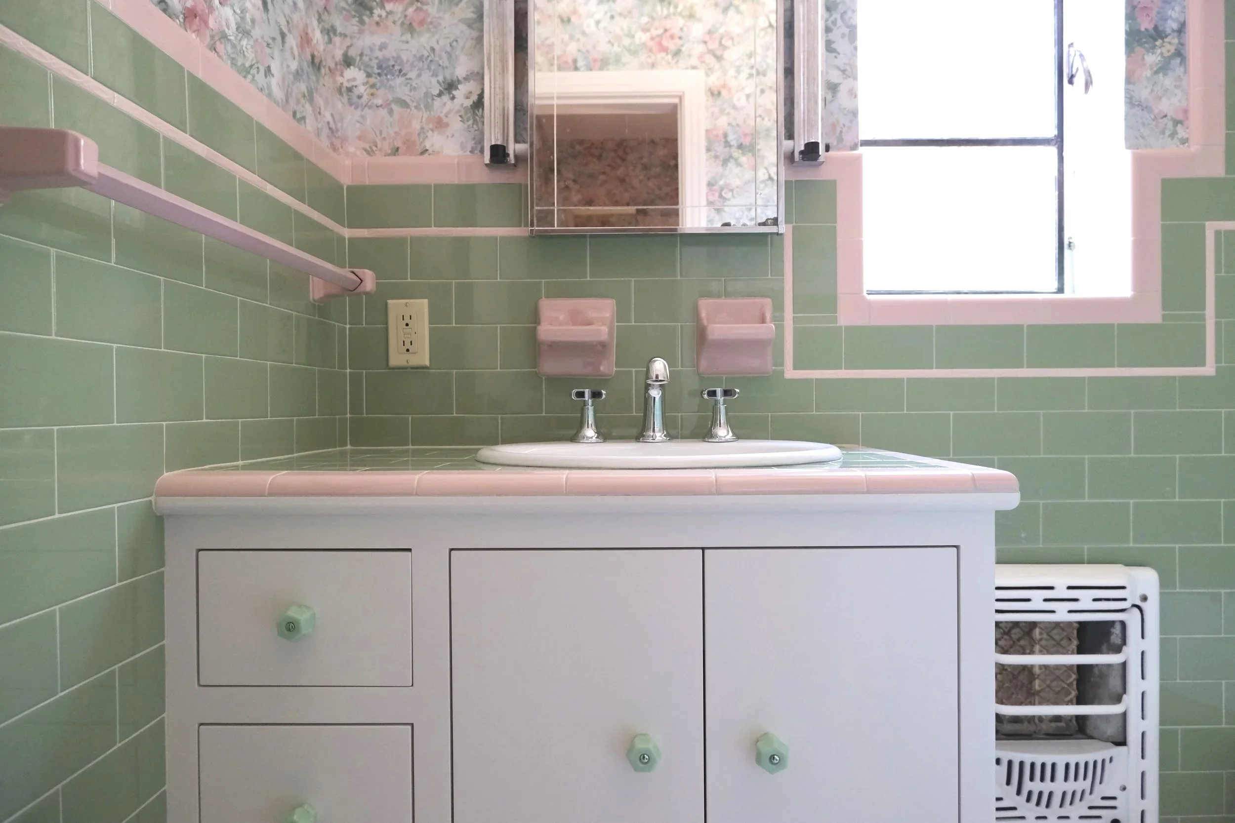 Fifties Floral Bath