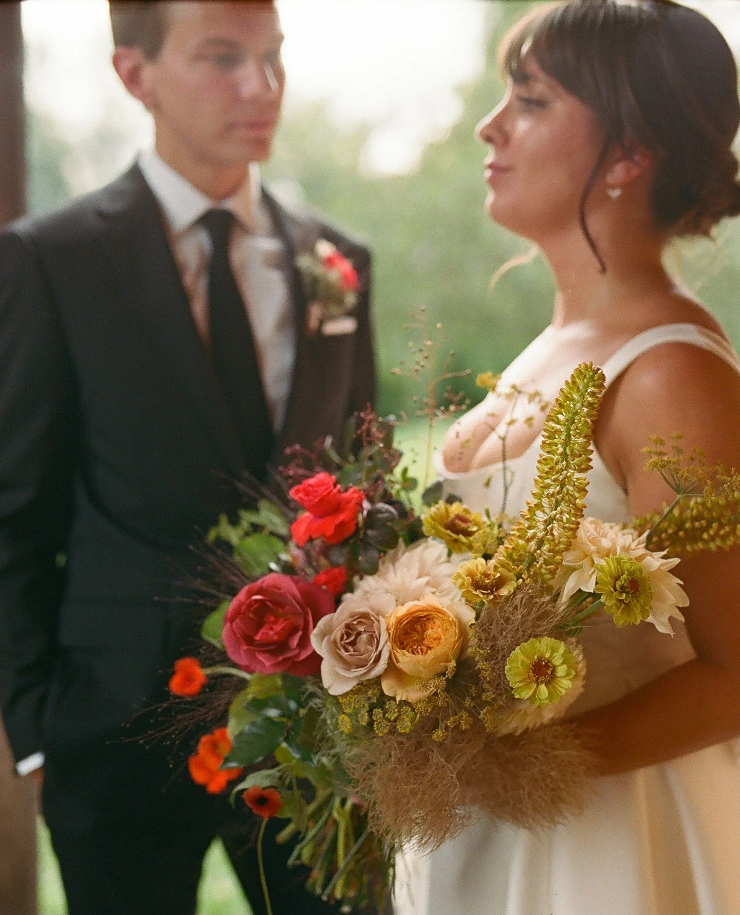 More film of Em &amp; Zack's Berkshire wedding 💐⁠
​&bull;⁠
Venue &amp; Catering: @touristswelcome⁠
Gown: @halfpennylondon @theonebridalny⁠
Hair Stylist: @theclipshop⁠
Invitations: @czarpress⁠
Floral Designer: @justyn_griffin_creative ⁠
Tent and Rent