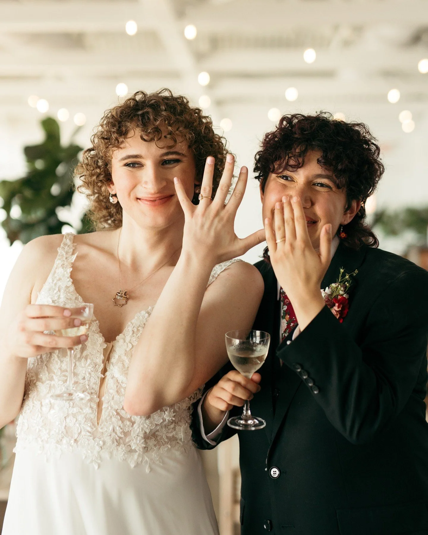 Are you &ldquo;ringing&rdquo; in this New Year as a fianc&eacute;e?? 💍🎉 Firstly, congrats to you and your betrothed! Second, don&rsquo;t wait to lock in our 2025 rates for your engagement and wedding photography 🔒‼️ your venue and your photographe