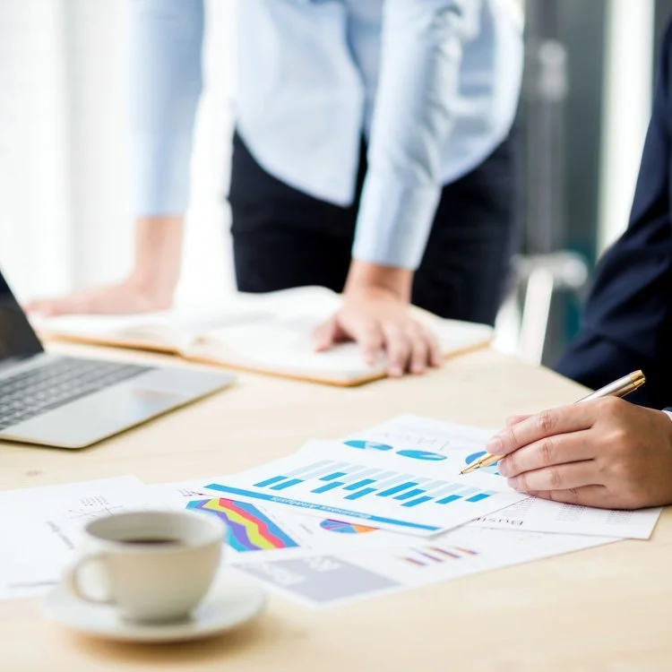 Exploring Effective Alternatives to Big Bonuses and Higher Salaries for Retaining Key Employees