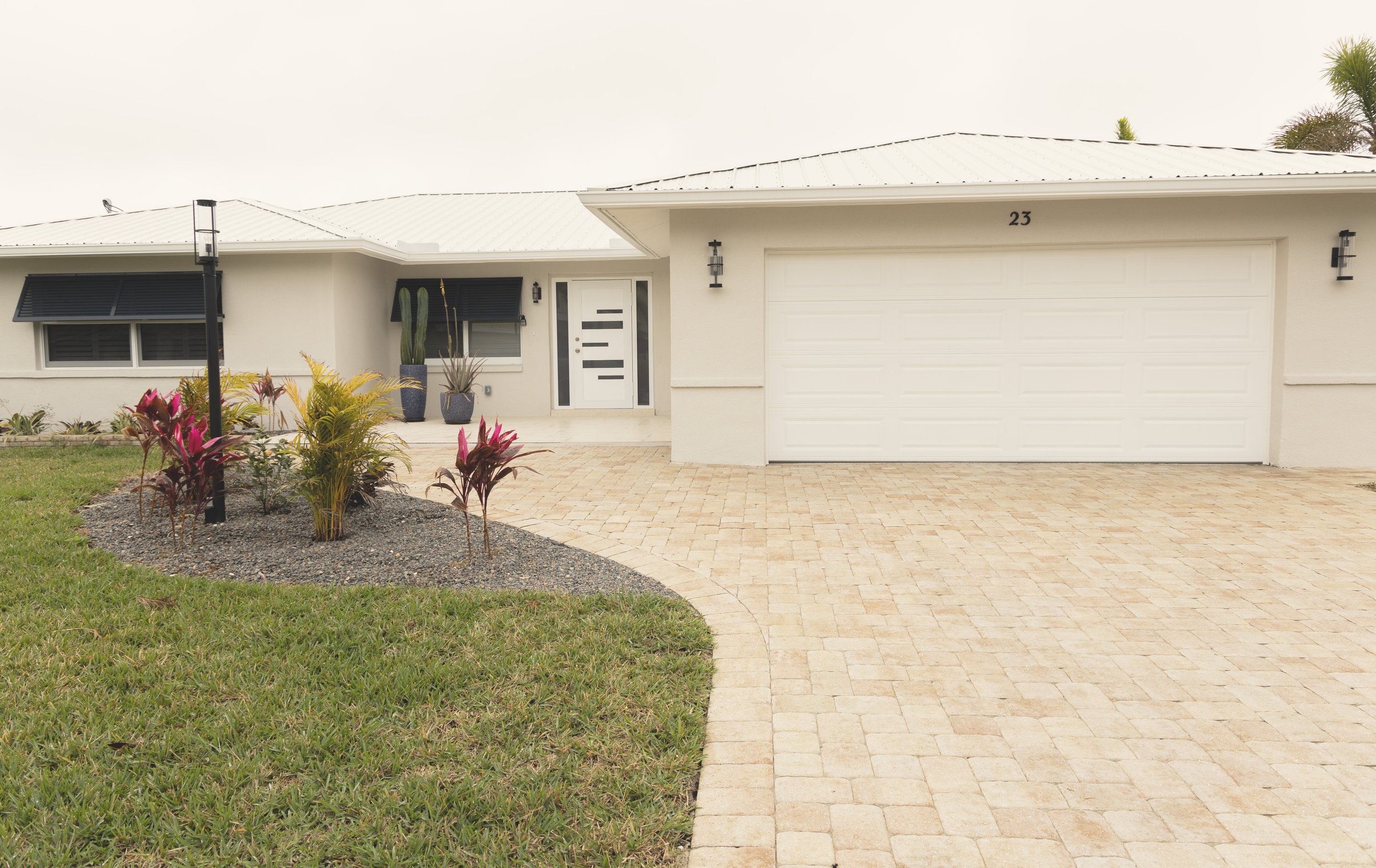 Front Exterior House.jpg