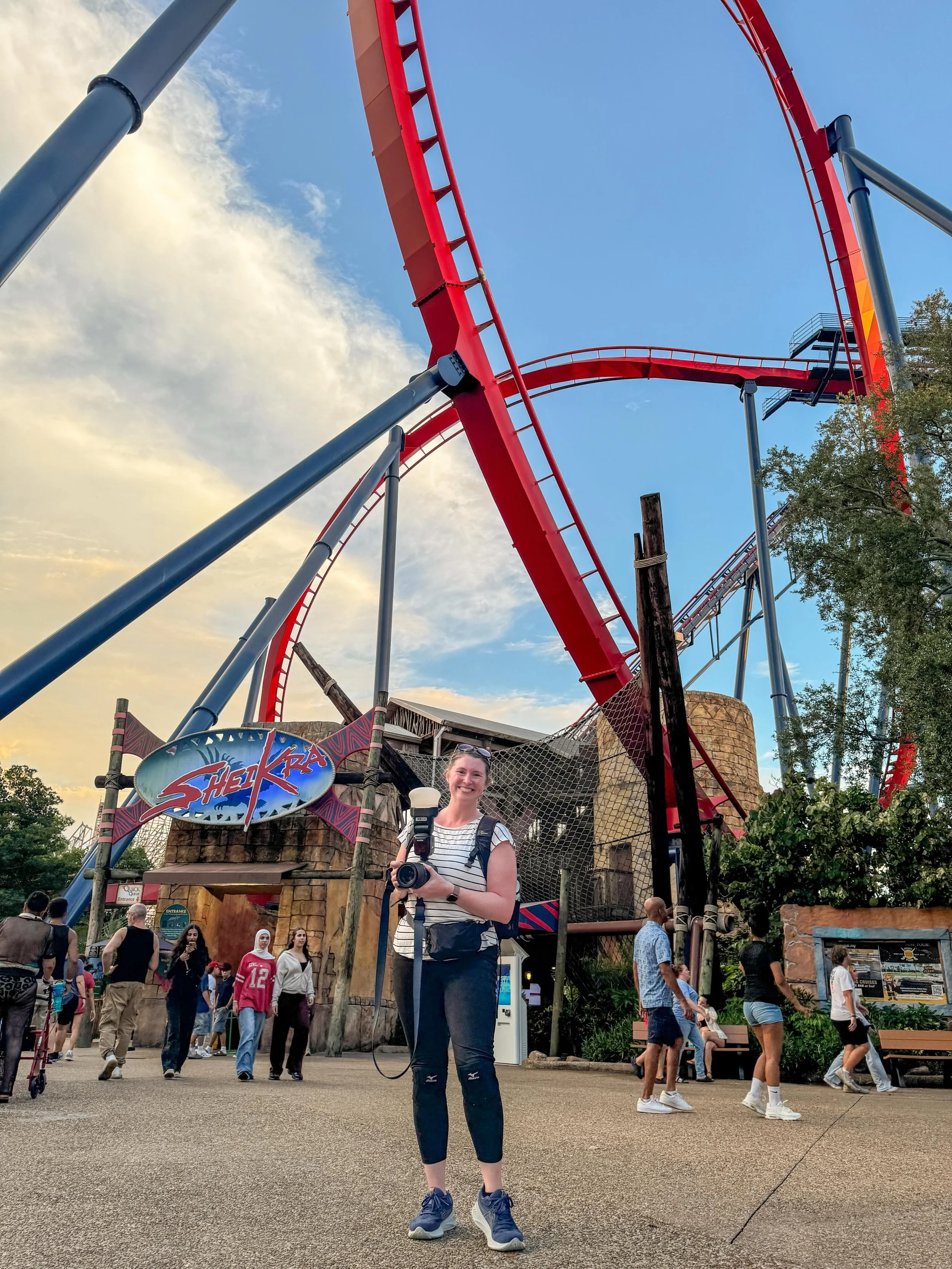 Just a girl, her camera, and a 90 degree drop coaster 🎢 

Had a blast doing Summer Nights photography for Busch Gardens Tampa Bay last week!