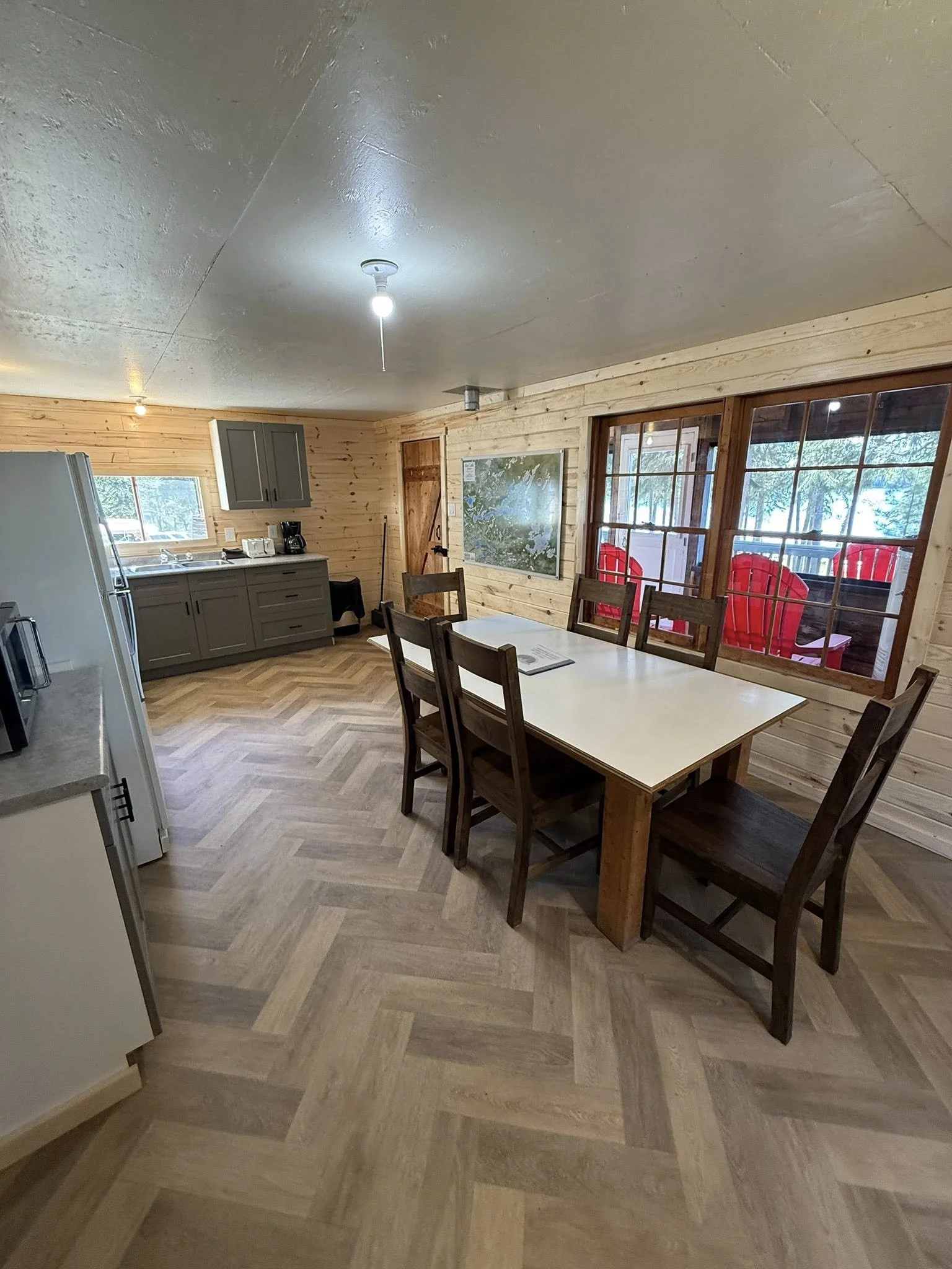cabin 4 kitchen 3.jpg
