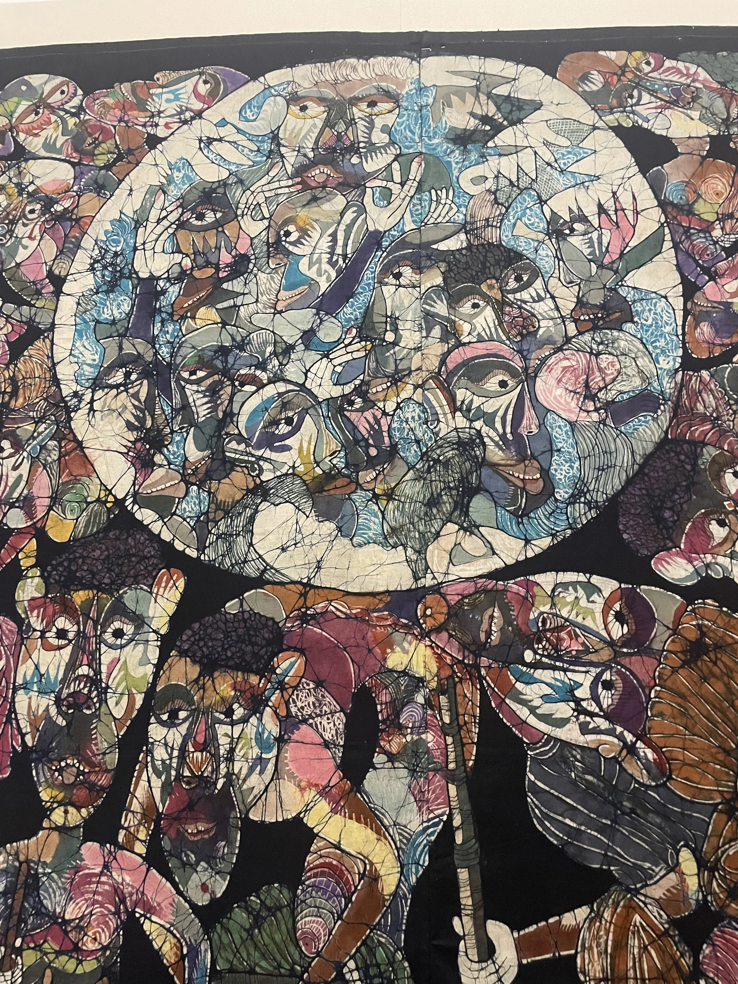 Sàngódáre Gbádégesin Àjàlá
This Nigerian artist brings fabric to life with bold colors and jaw-dropping details . Sàngódáre is truly a master in this game for sure!