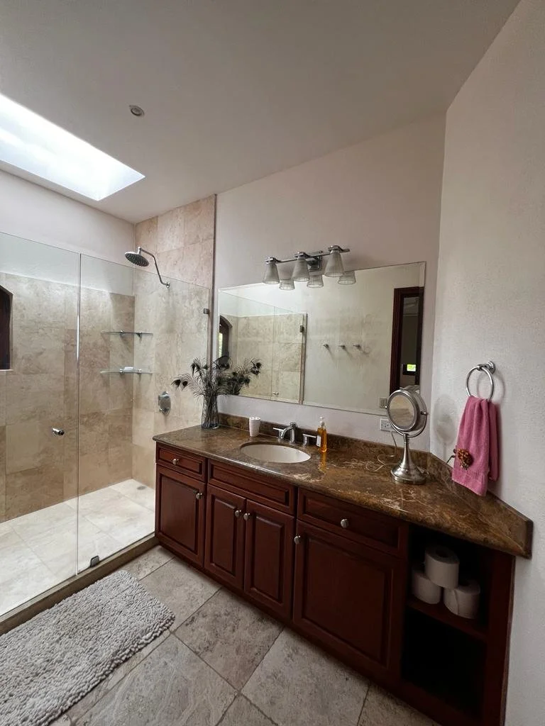 Sun Monkey - BD 4 Bathroom