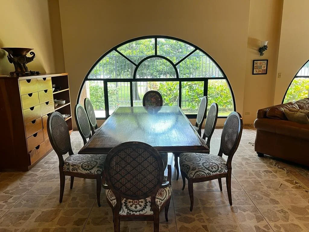 Villa Daiquiri - Diiner table