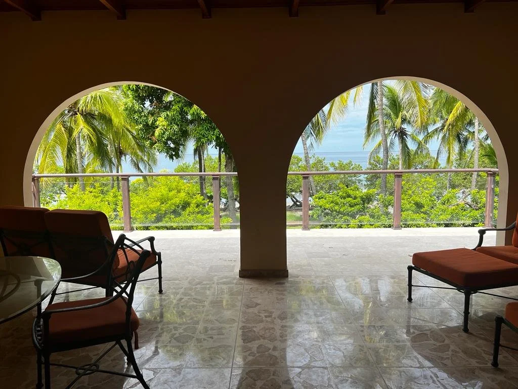 Villa Daiquiri - Upstairs Balcony