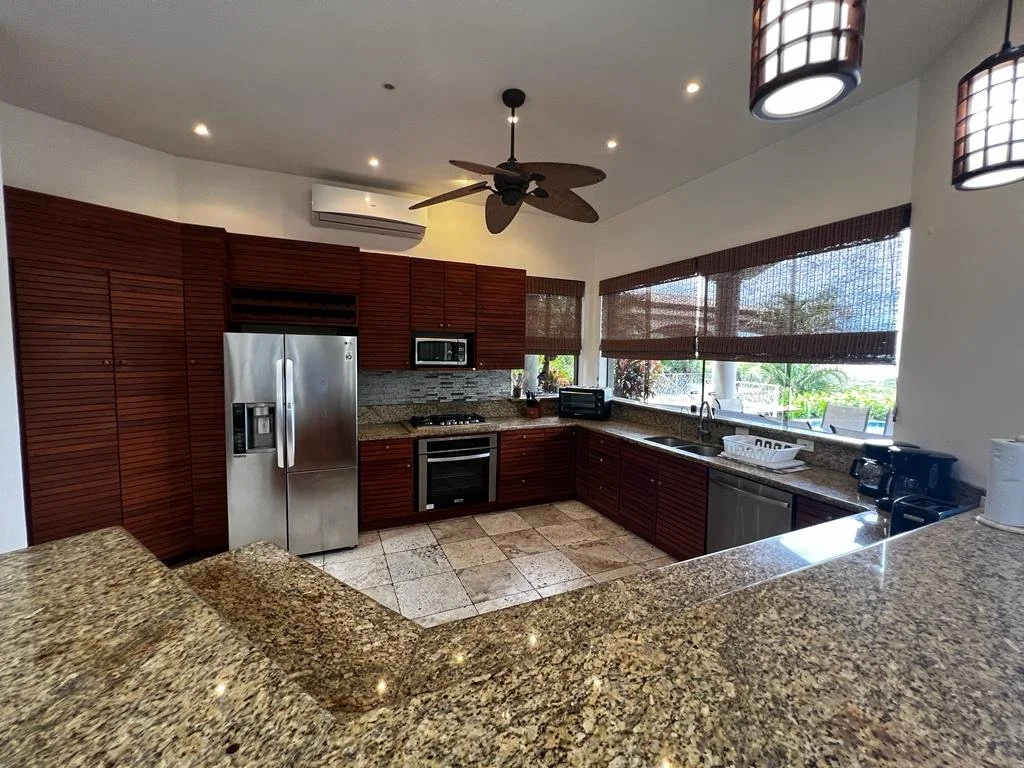 Sun Monkey - Kitchen