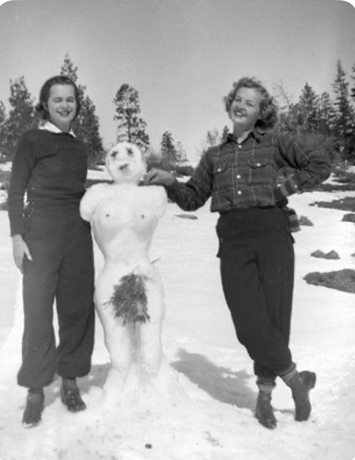 Happy Christmas Week Monday! Here&rsquo;s a reminder of our schedule this week. 

Monday- Tuesday: 10:00-5:30
Wednesday - Christmas Eve: 9:00&ndash;4:00
Thursday - Christmas Day: Closed

We are so grateful for your love and support this holiday seaso