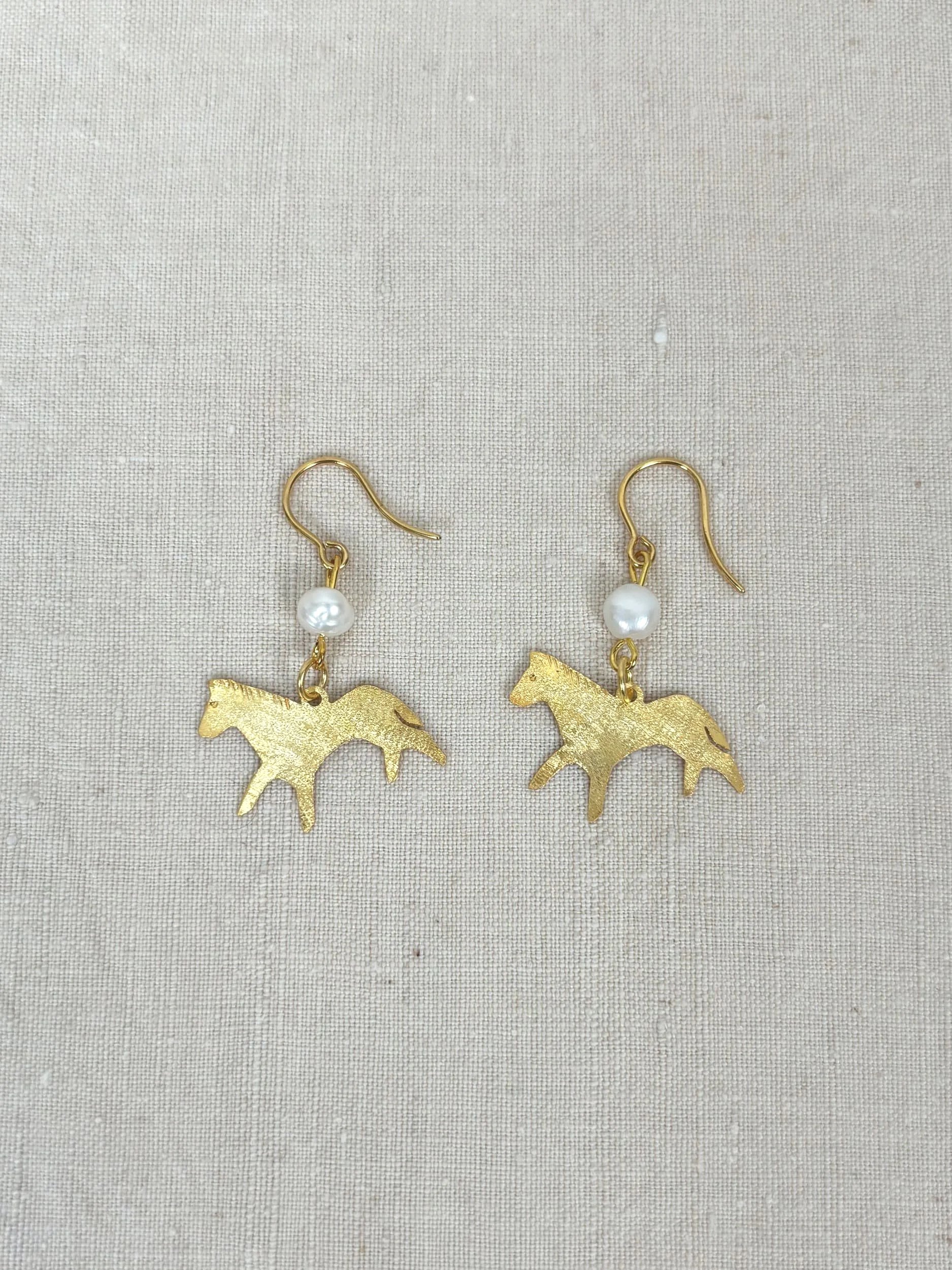 Après Ski Cavallo in Pearl Earrings