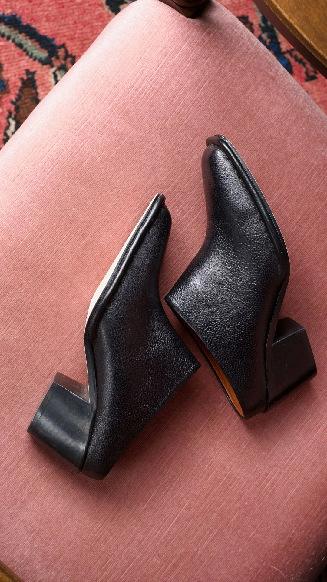 eitherorCanyonClog_moderndesignerclogwithwesternpointedtoeartisancraftedhandmadesuedesoftleathersliponmuleshoe_black_2.jpg.webp