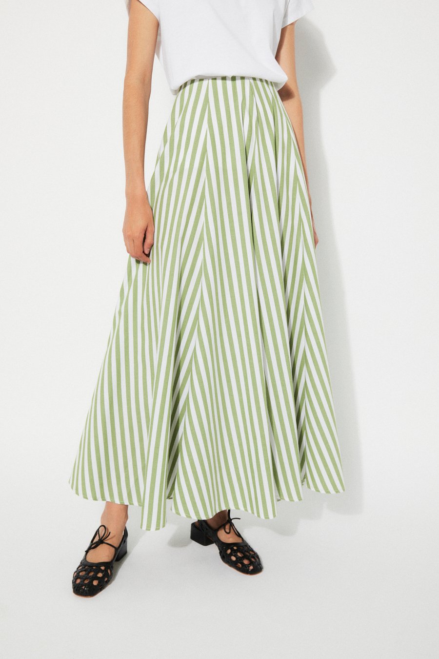 Copia de 2520-FA_Stripes_Skirt_VITALIS_SS25_8.jpg