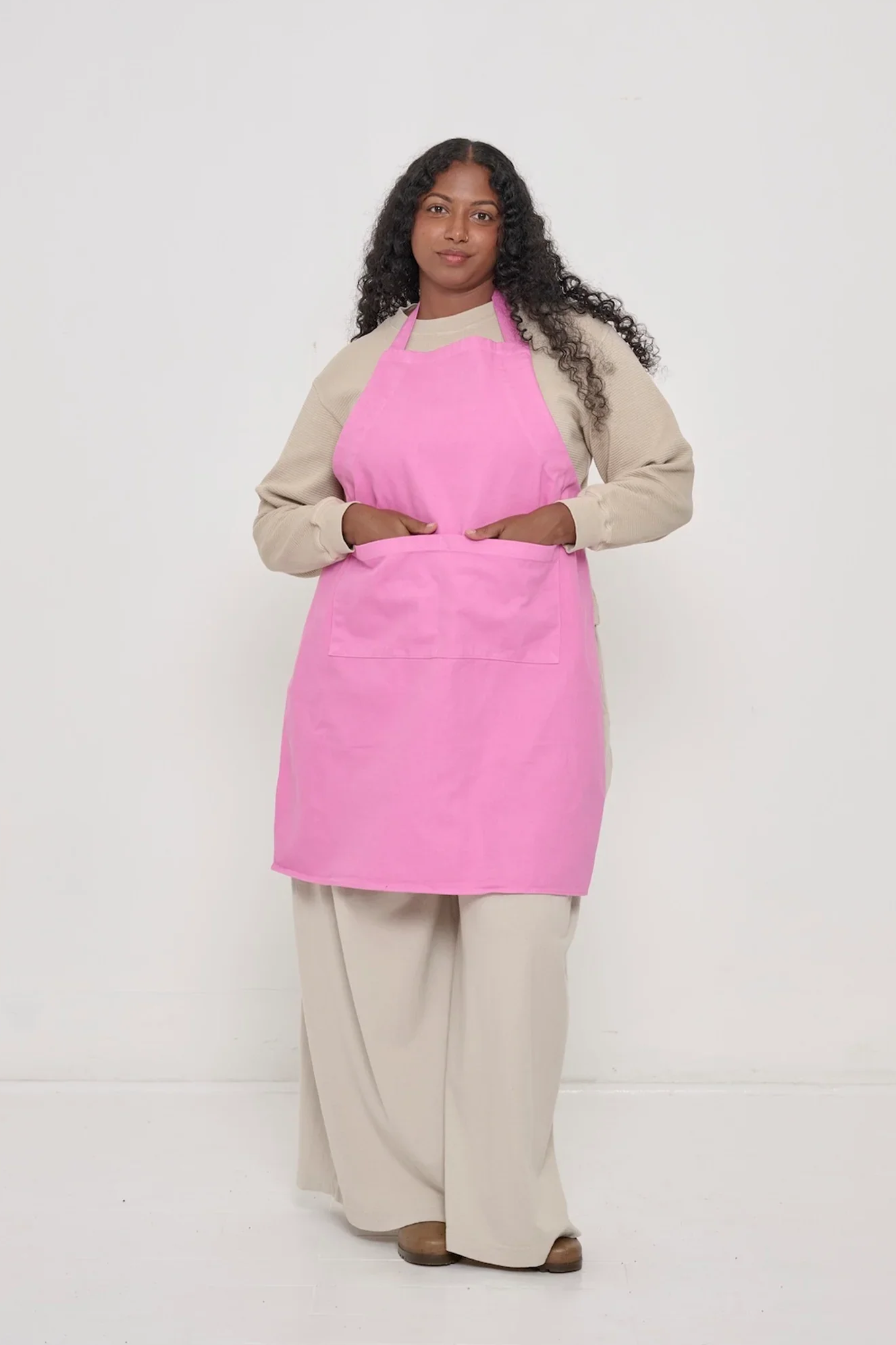 AdjustableApron_Pixie_Meghna_3.jpg.png