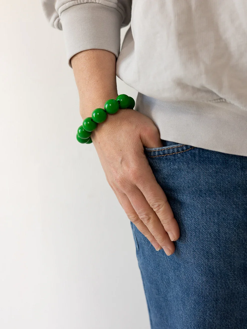 ina-seifart-BIG-perlen-bracelet-green-2.jpg.webp